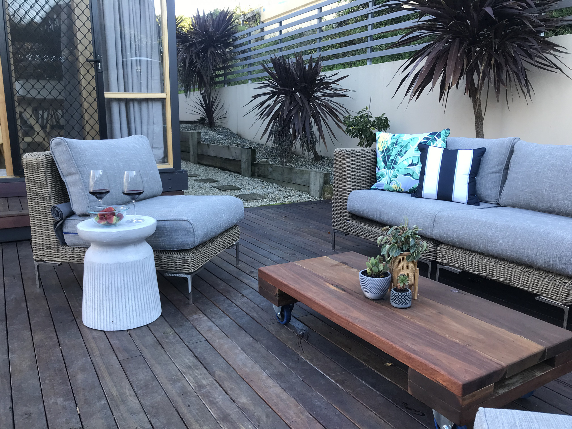 A Growing Family’s Contemporary Backyard Deck in Hobart, Tasmania - Photo 8