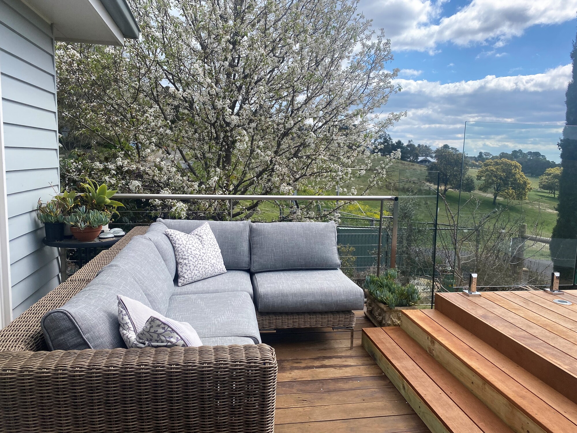 Lush Farmland in Daylesford, Victoria - Photo 1