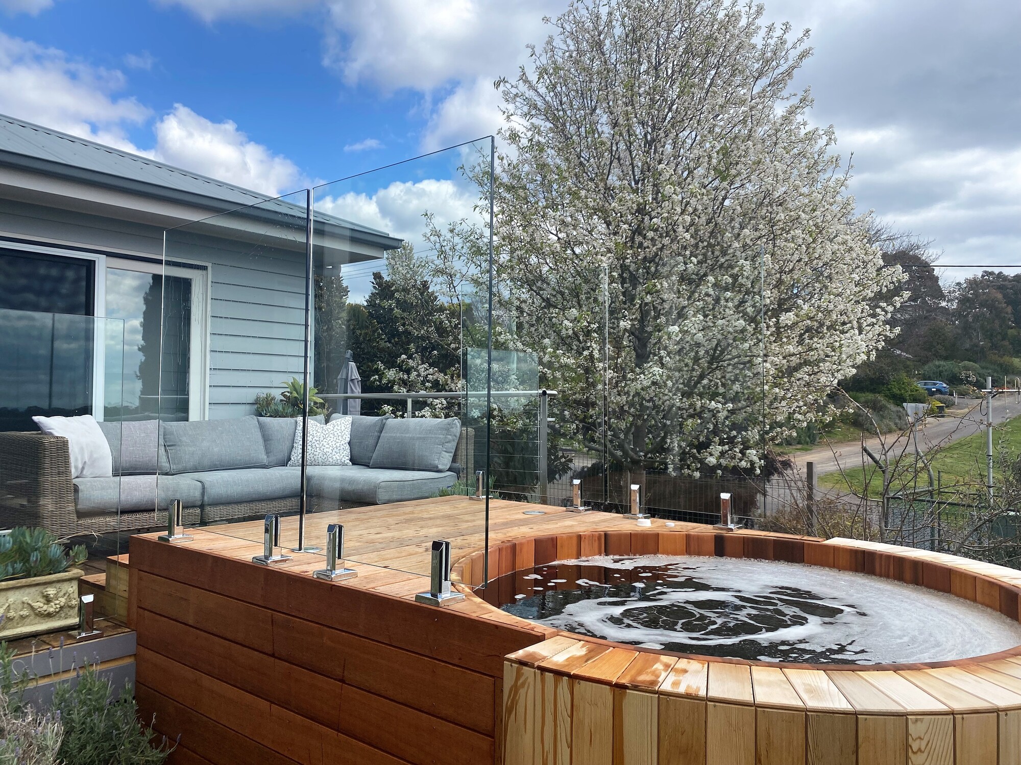 Lush Farmland in Daylesford, Victoria - Photo 2