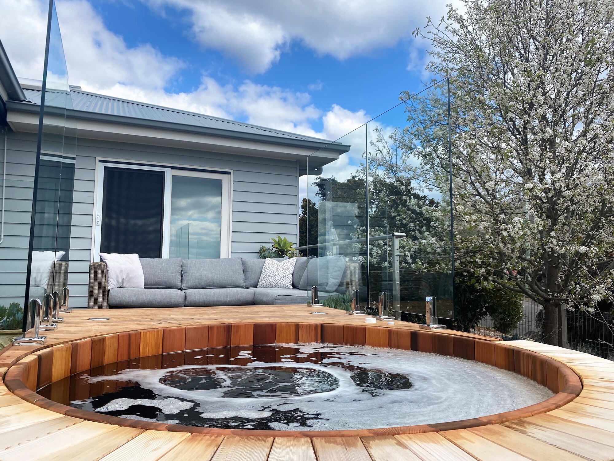 Lush Farmland in Daylesford, Victoria - Photo 3