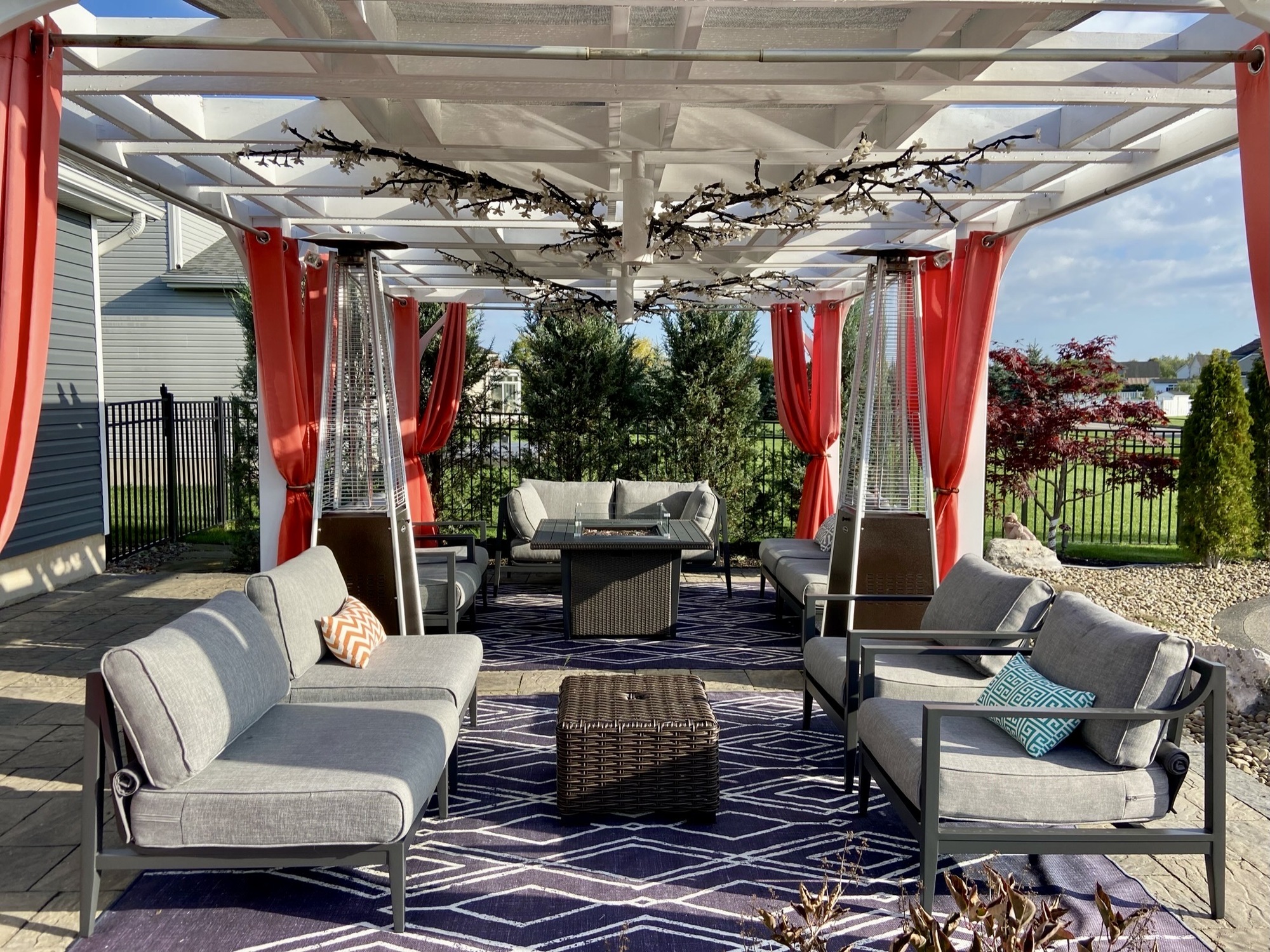 A Poolside Gathering Spot in Lancaster, NY - Photo 1