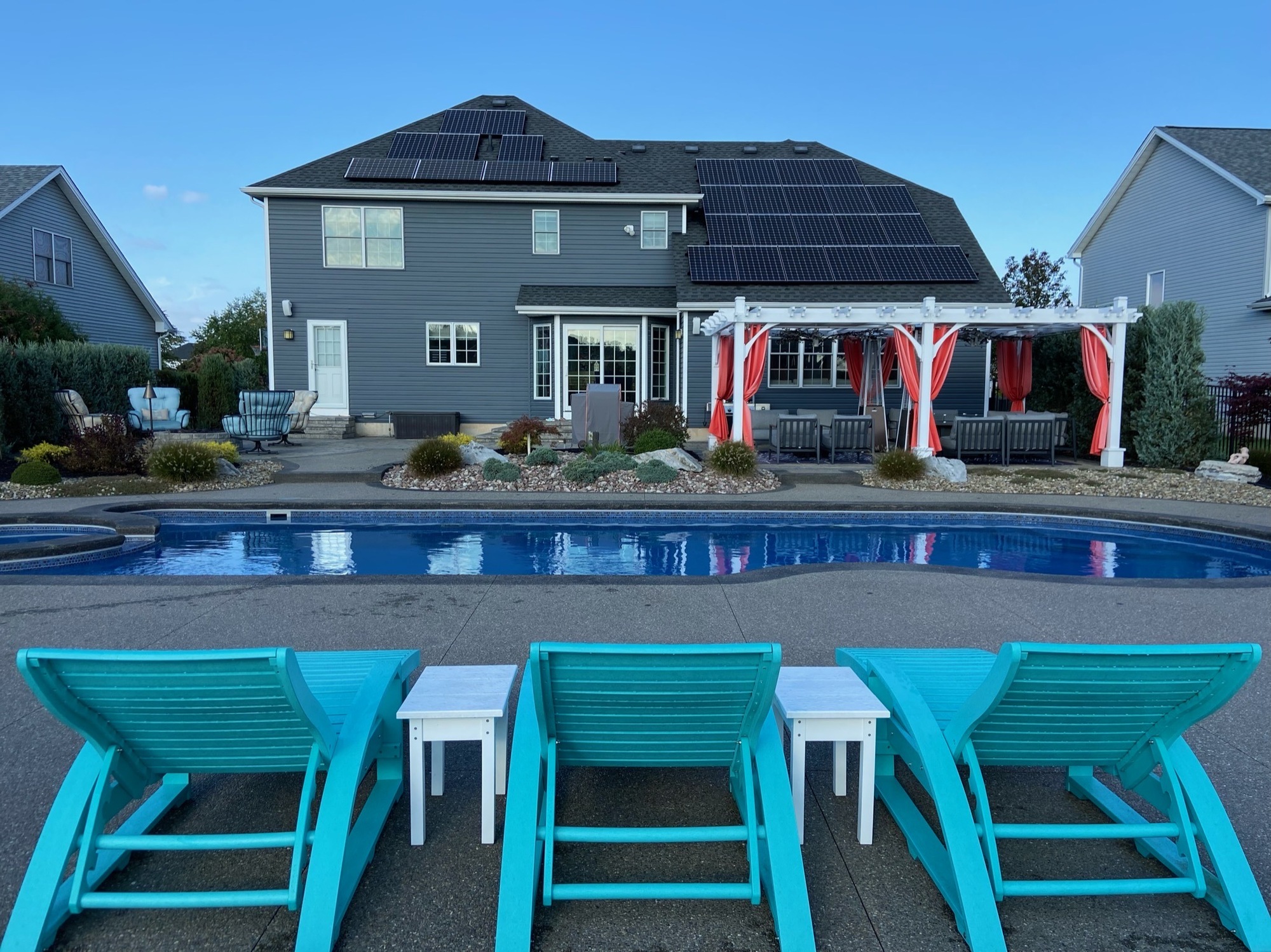 A Poolside Gathering Spot in Lancaster, NY - Photo 4