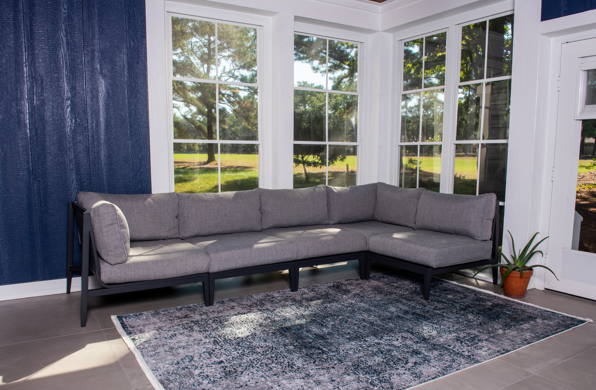 Indoor-Outdoor Flow in a Classic “Carolina Room” - Photo 1