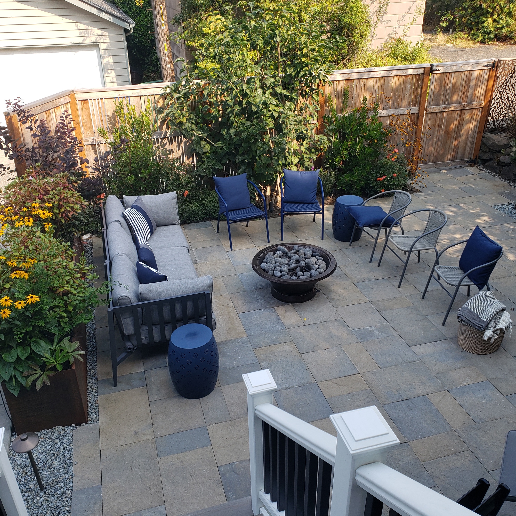 Urban Backyard for Entertaining - Photo 3