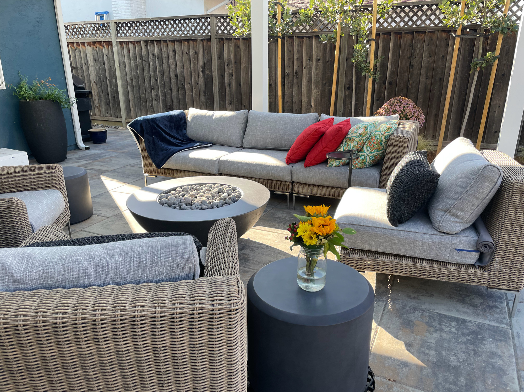 A Cozy, Welcoming Extension of the Indoors in San Jose, CA - Photo 2