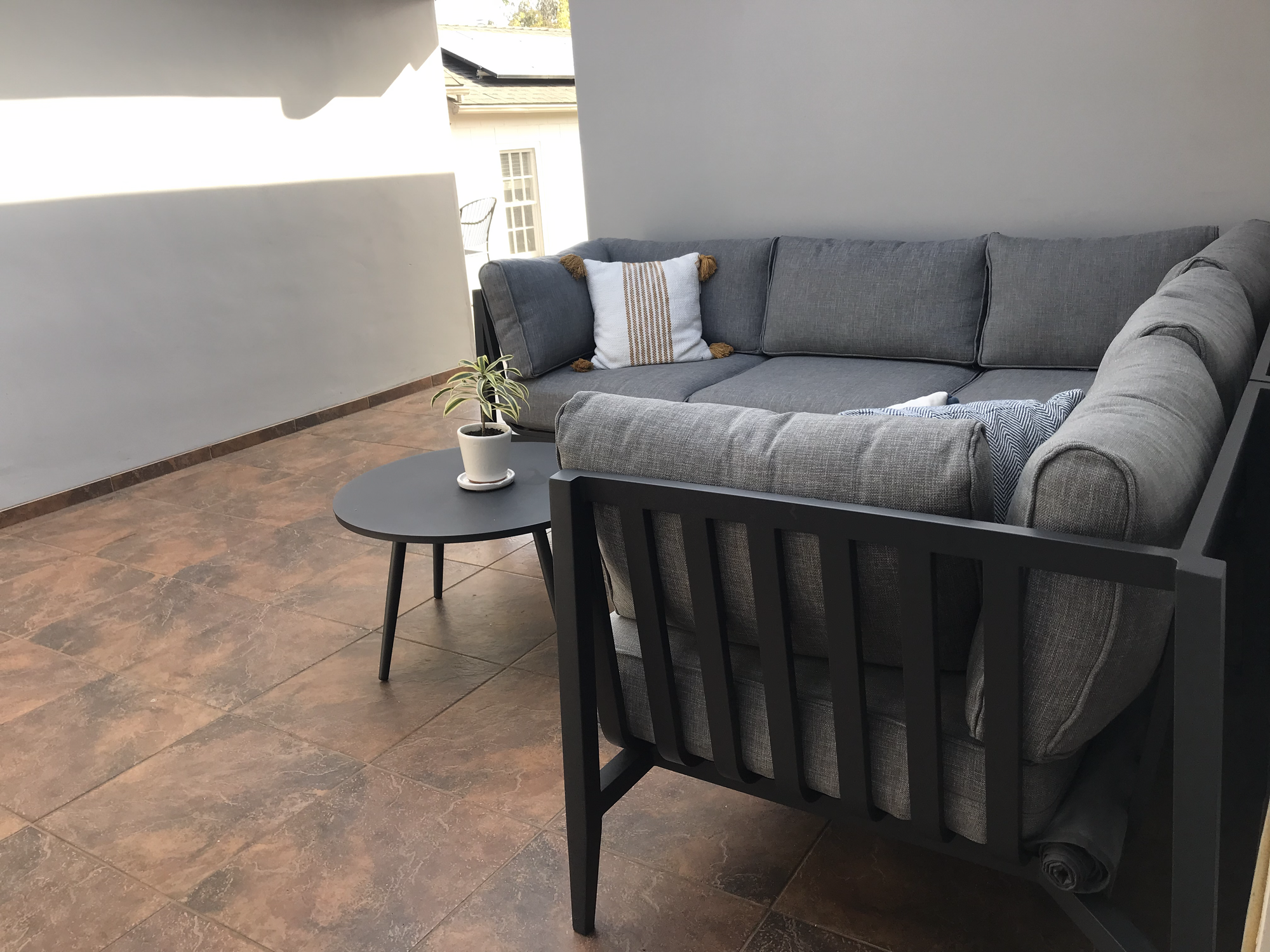 A Spacious Santa Barbara Patio - Photo 2