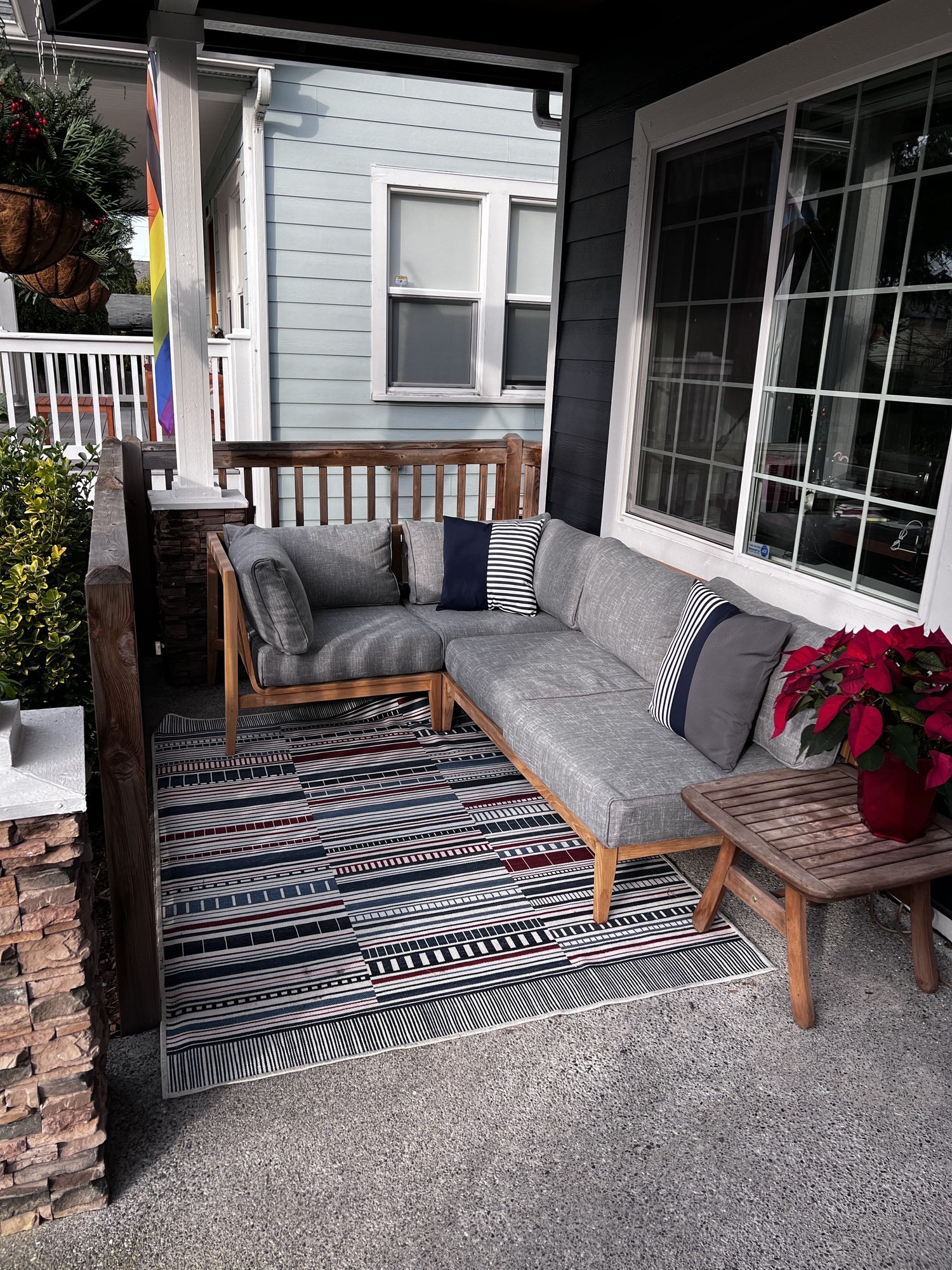 A Relaxing, Communal Front Porch in Seattle - Gallery photo 3 of 3