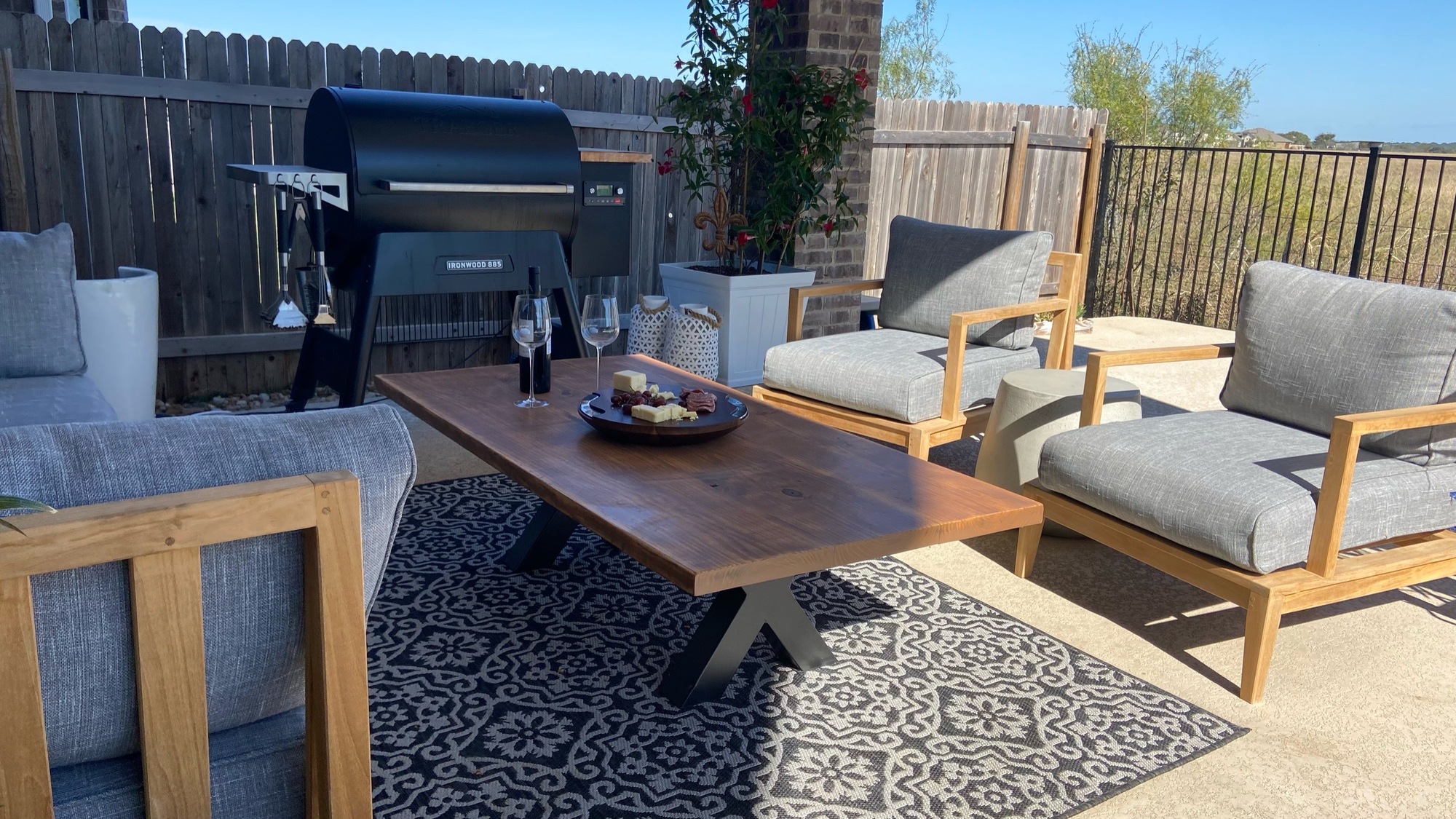 A Comfy Pasture-Adjacent Patio in Texas - Photo 5