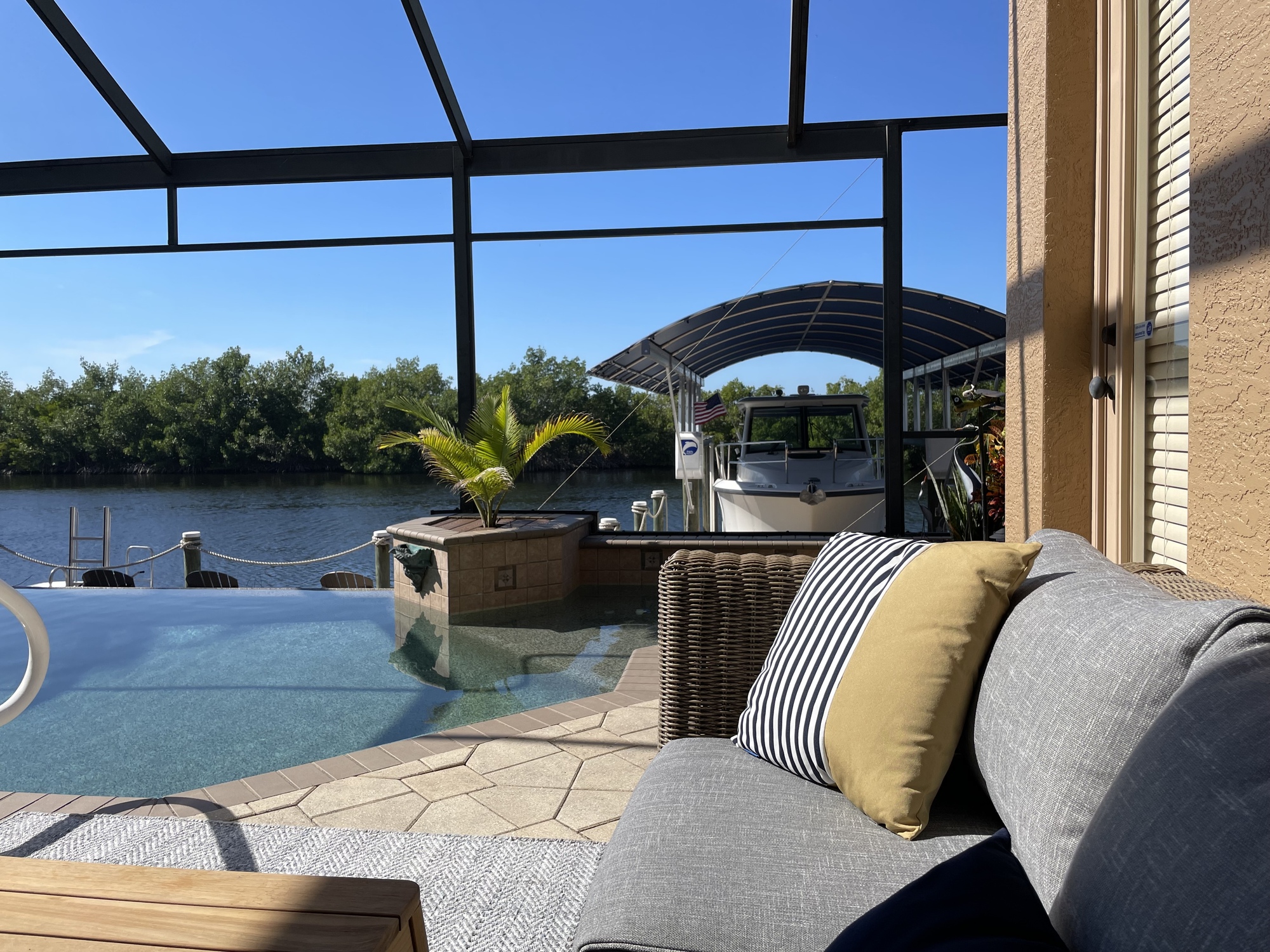 A Cape Coral Backyard Overlooking an Intercoastal Waterway - Photo 2