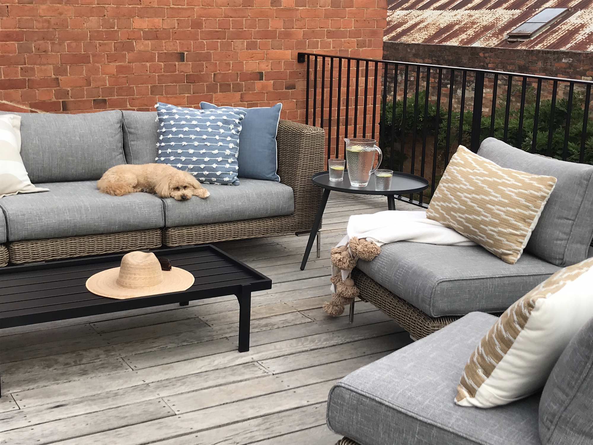 An Oasis in the Middle of the City - Photo 1