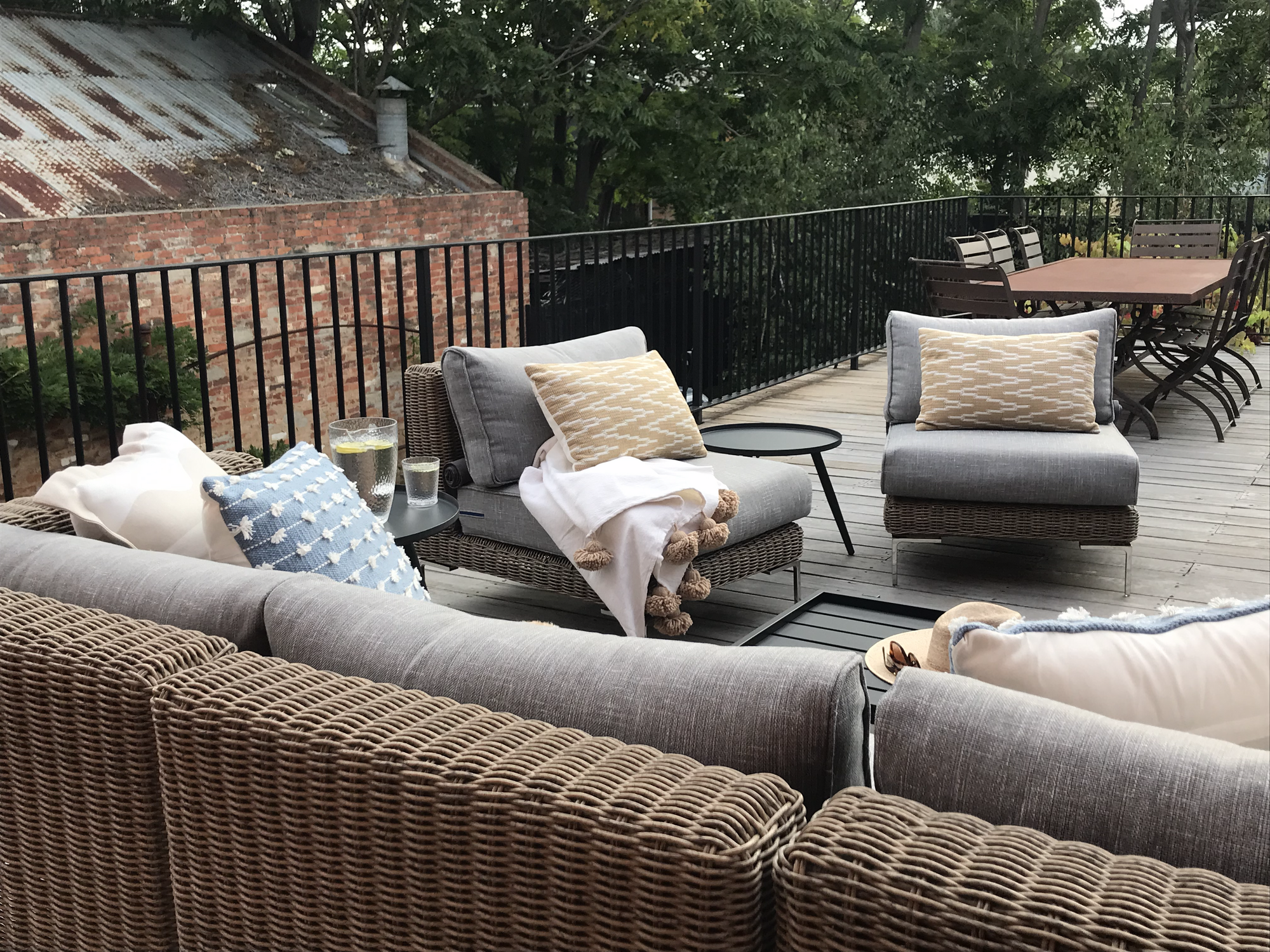 An Oasis in the Middle of the City - Photo 2