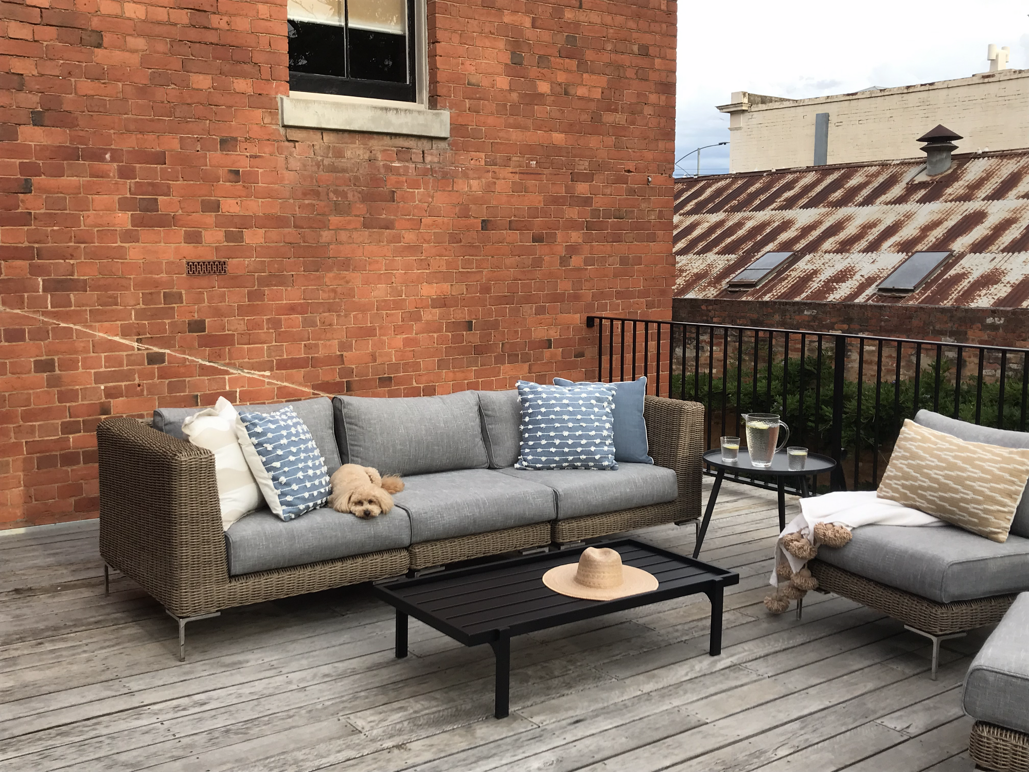 An Oasis in the Middle of the City - Photo 4