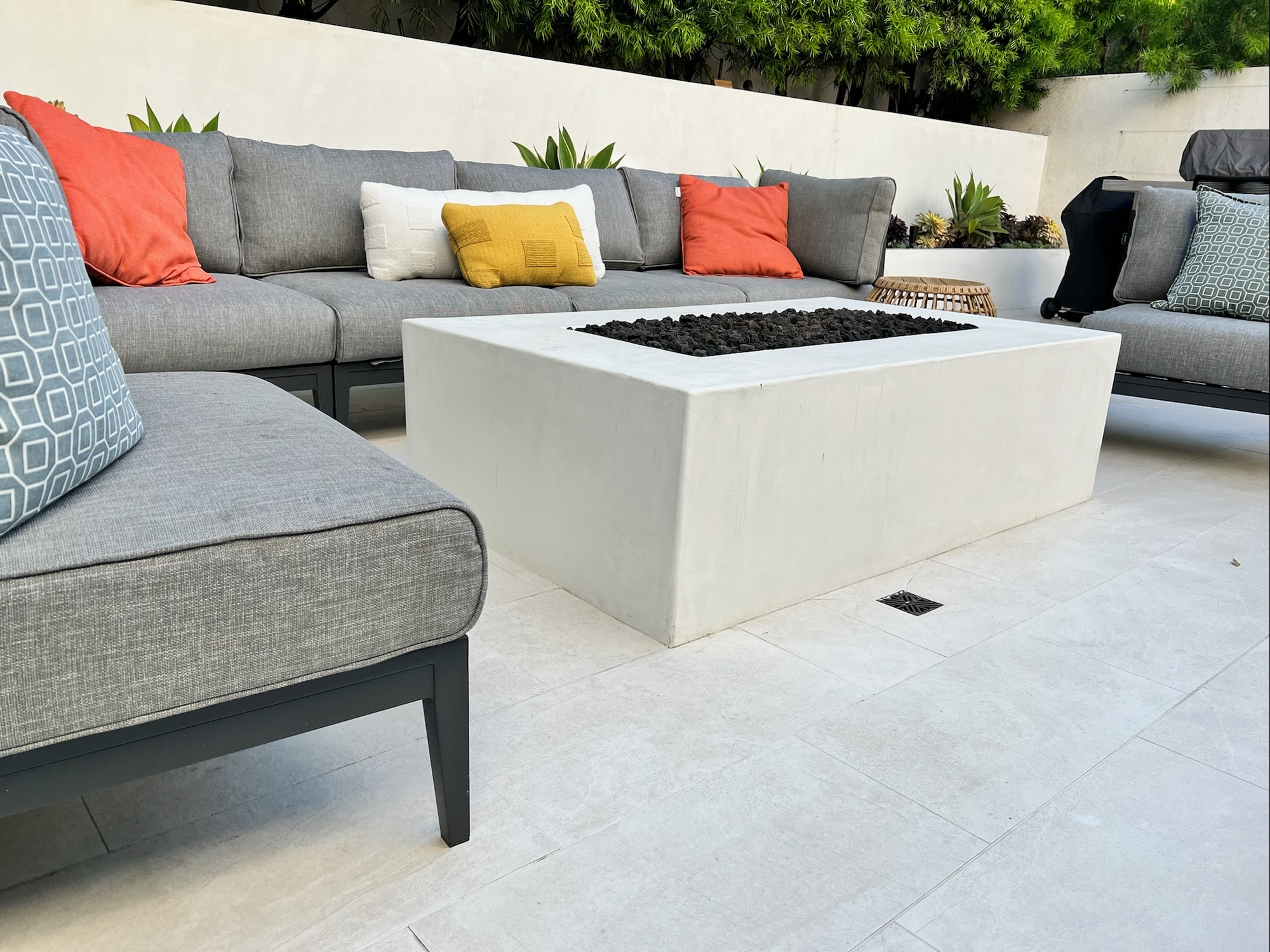 An Elite Athlete’s Cozy Patio in Manhattan Beach - Photo 4