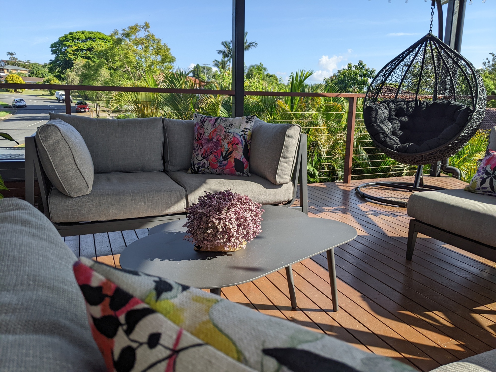 A Breezy Deck Overlooking the Park in Brisbane - Photo 7