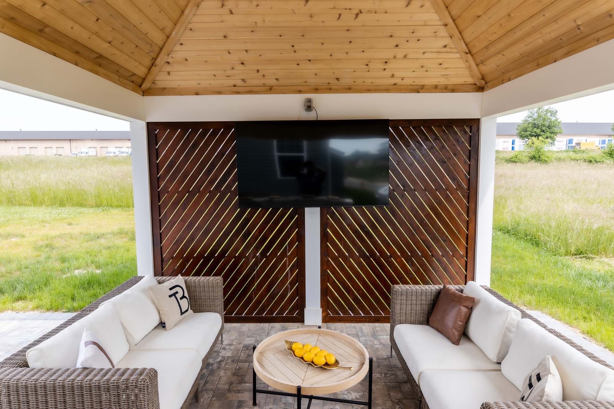 A Professor’s Backyard Oasis with Putting Green - Photo 2