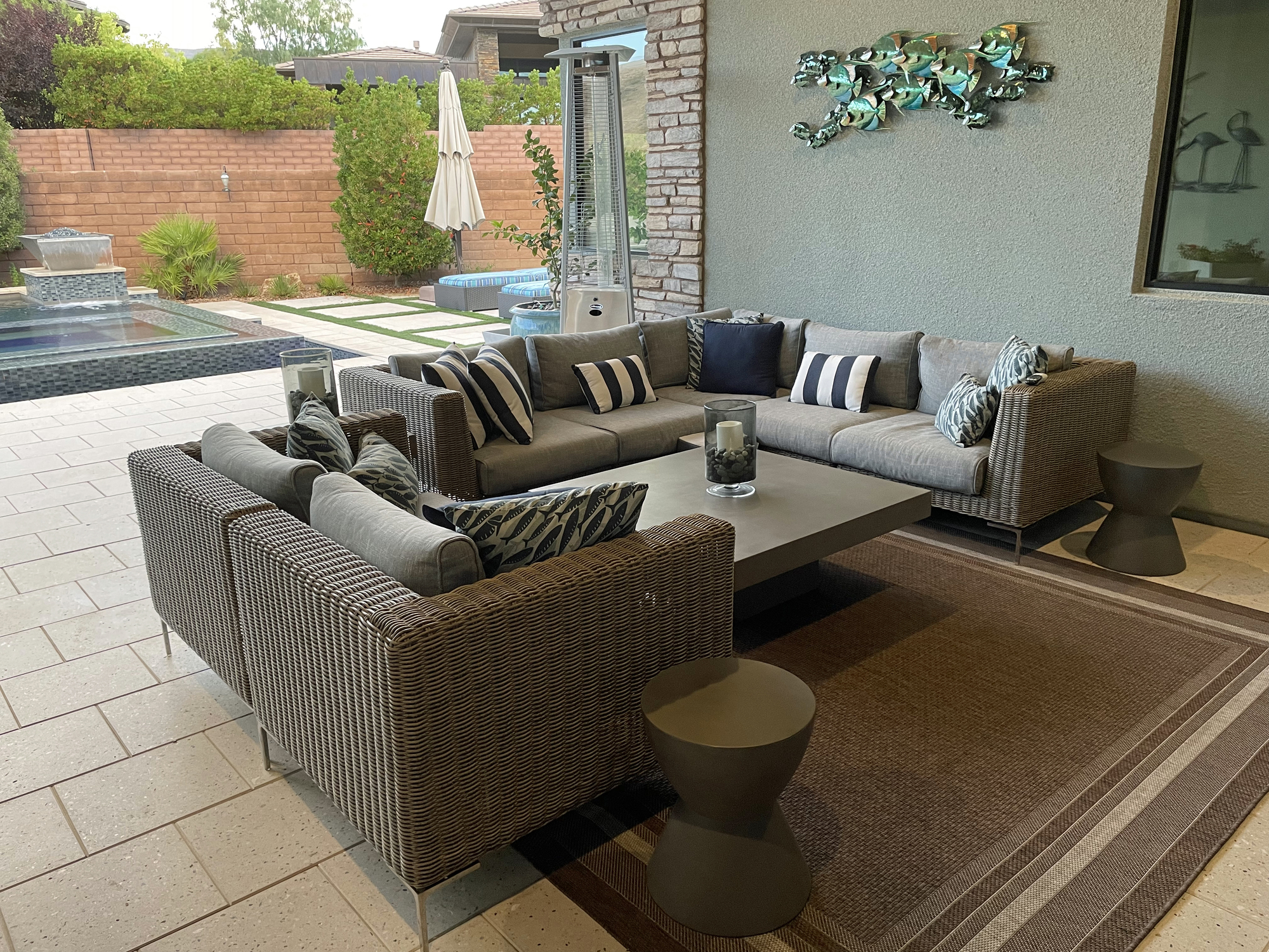 An Indoor-Outdoor Flowing Poolside Patio in Las Vegas - Photo 1