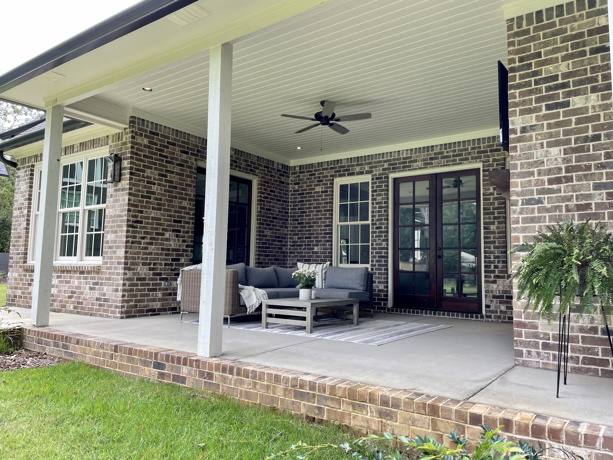 Modern Farmhouse-Style Patio - Photo 7