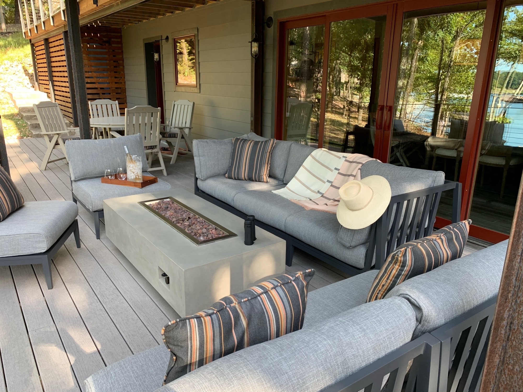 A Dreamy Lakeside Respite in Afton, OK - Photo 1