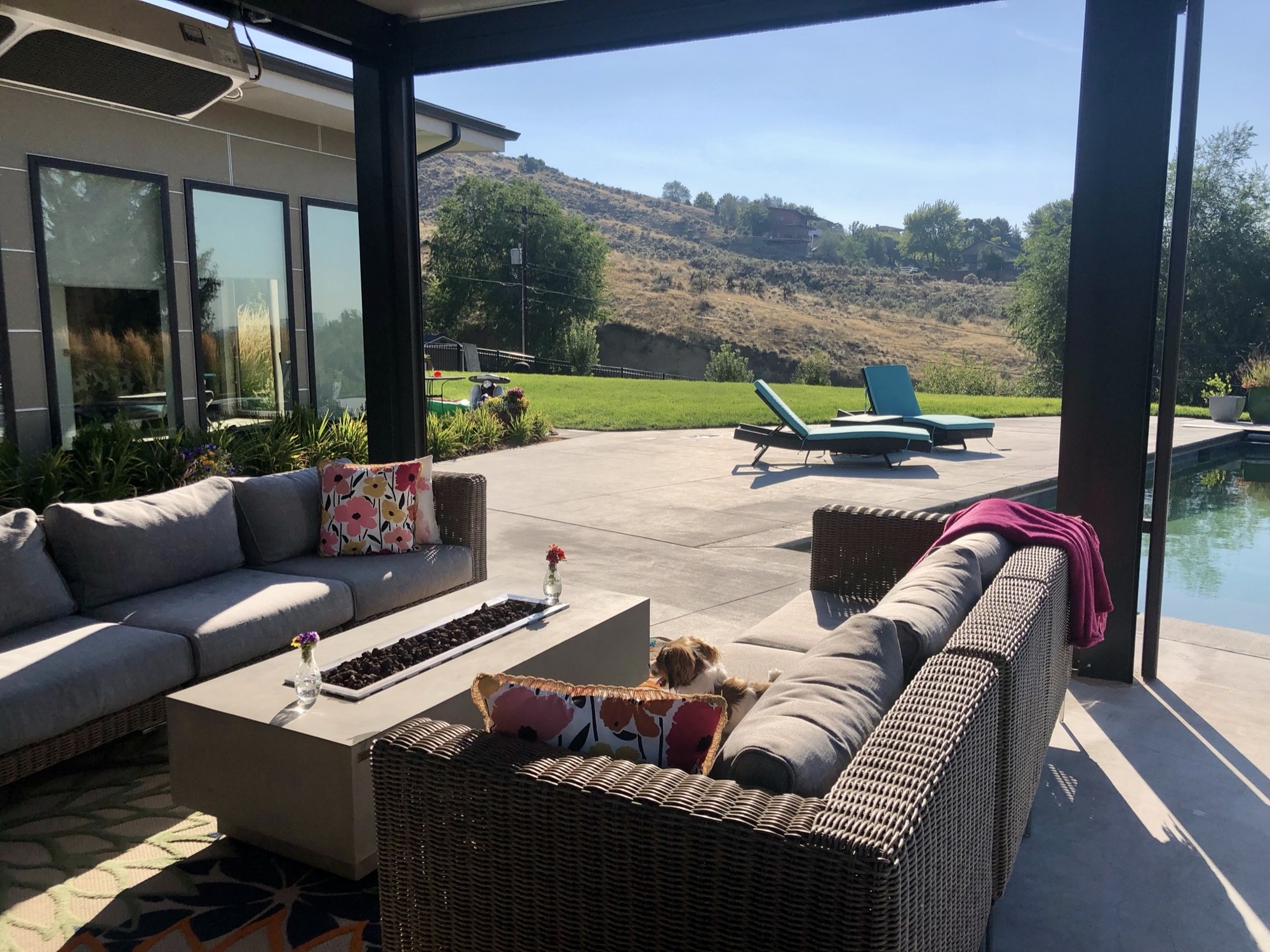 A Poolside Social Hub Near Boise - Photo 6