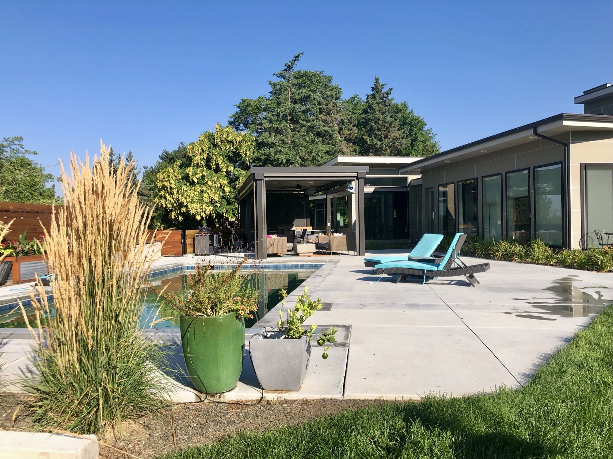 A Poolside Social Hub Near Boise - Photo 8