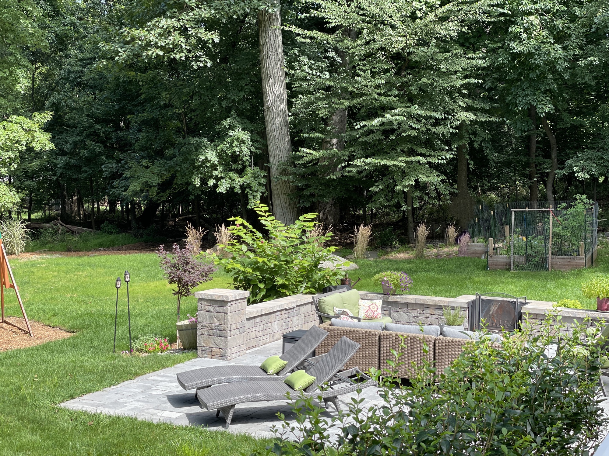 Family-Friendly Patio in New Jersey - Photo 7