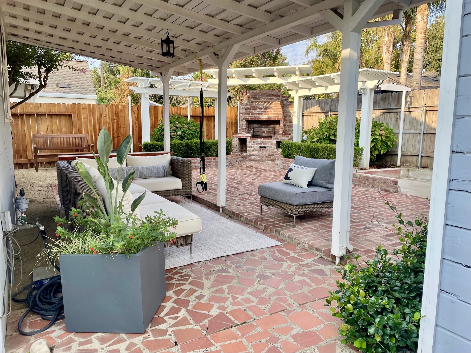 A Verdant, Modern Backyard in Sacramento - Photo 1