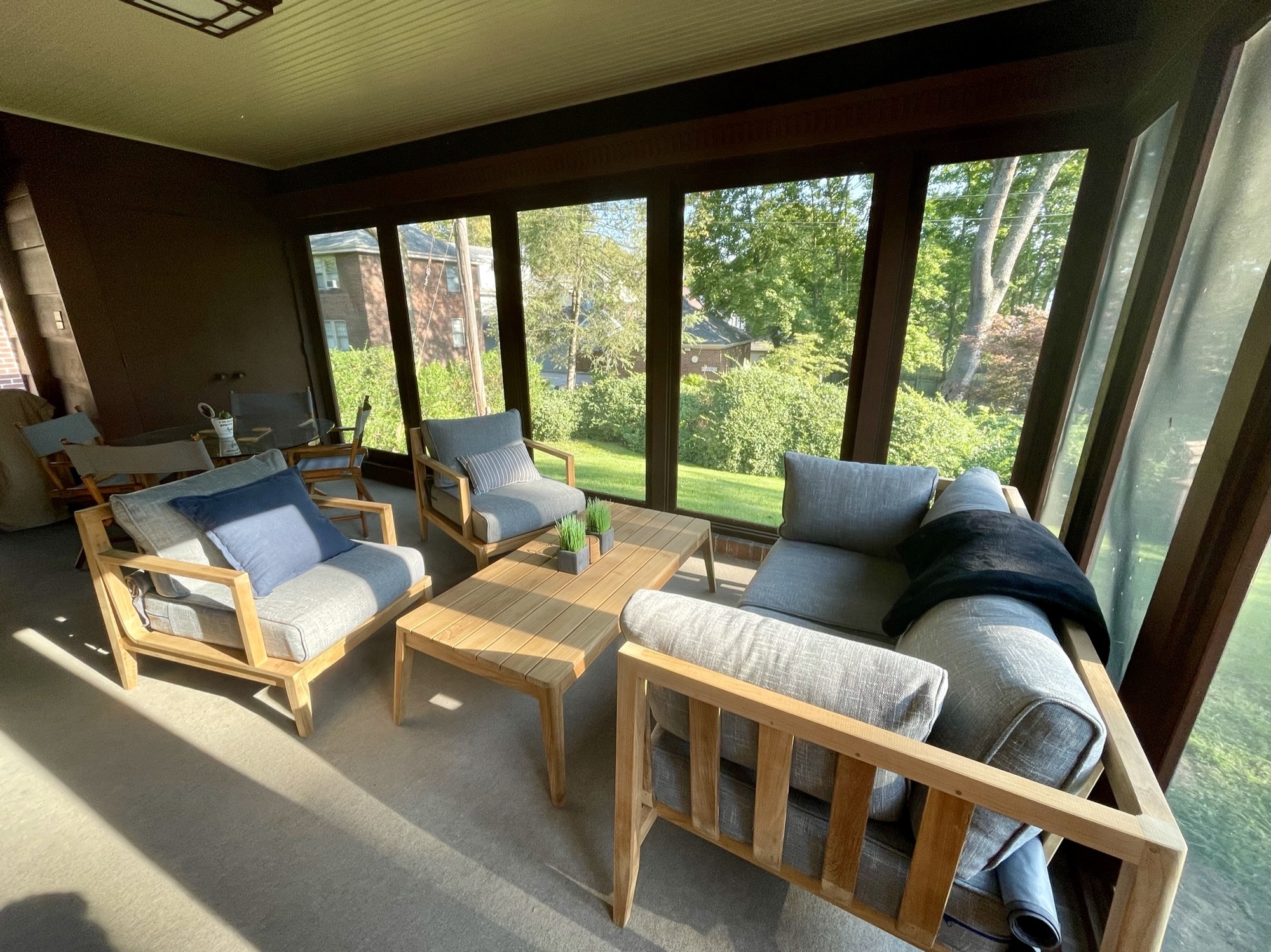 An All-Weather Screened-in Porch in Pittsburgh - Photo 2