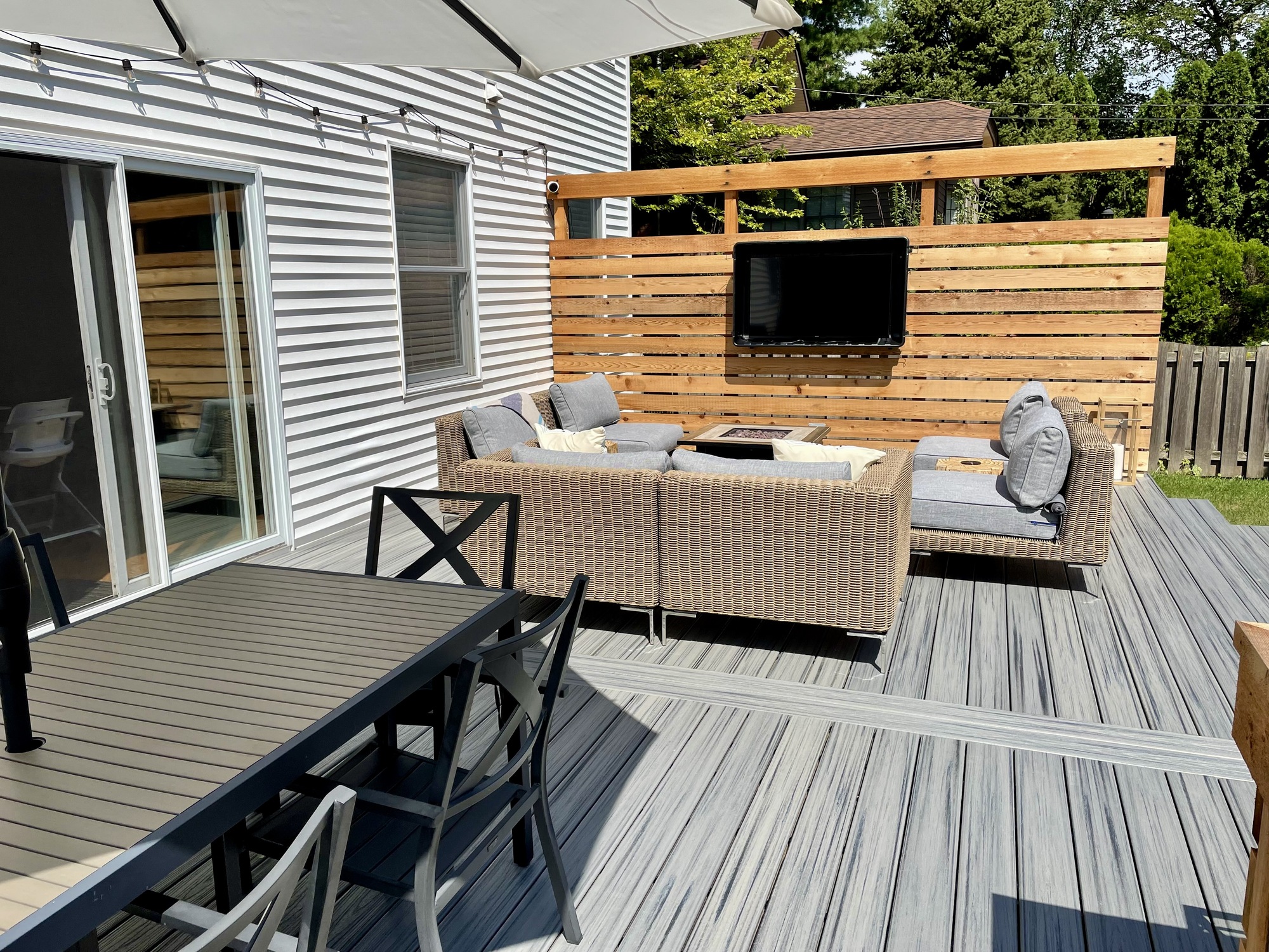 A Newly Built Walk-Out Deck in Elmhurst - Photo 5