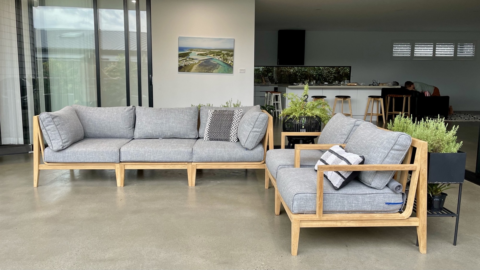 A Peaceful Backyard Garden in Dolphin Point, NSW - Photo 1