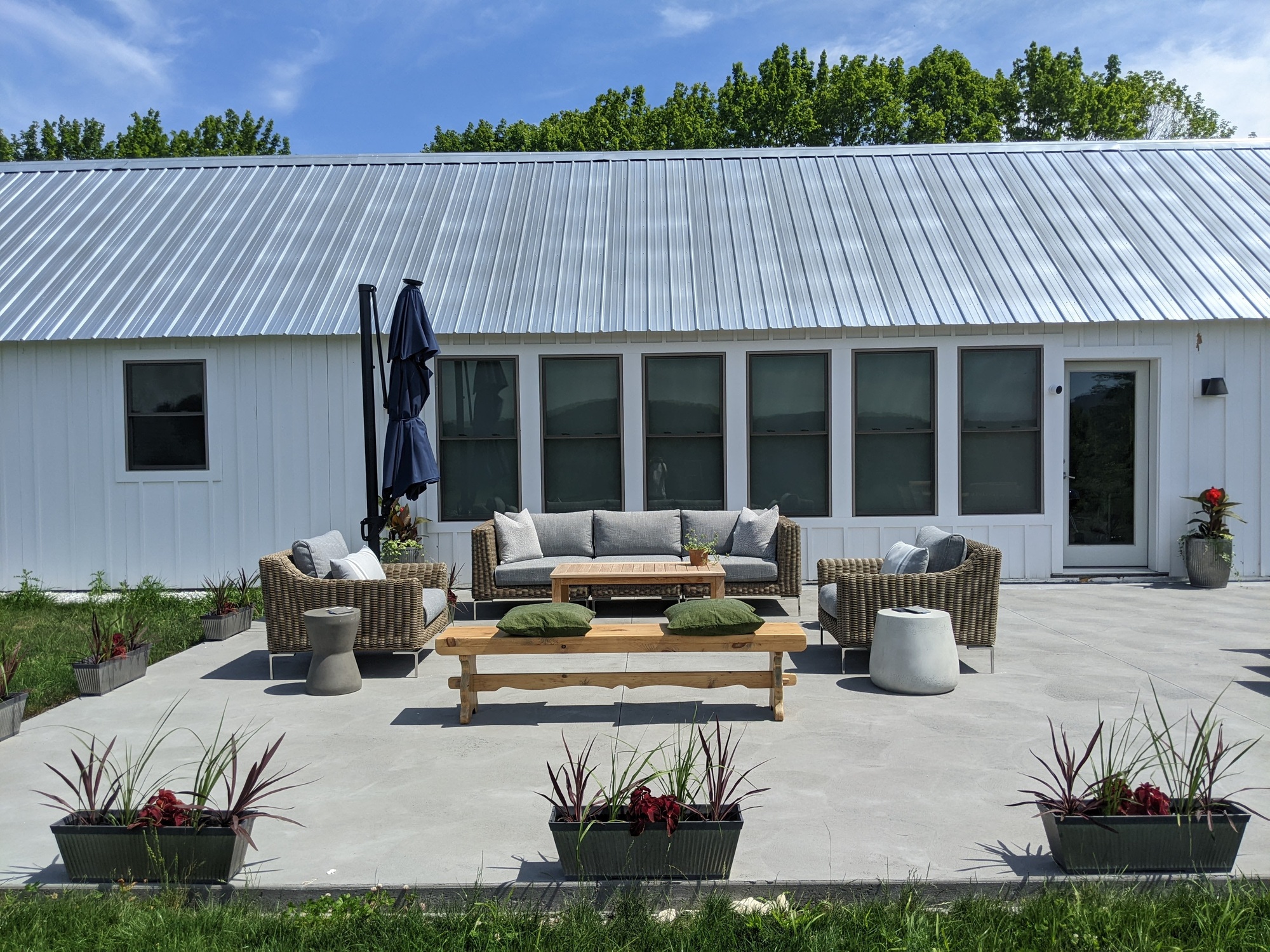 Two Soccer Fans’ Gorgeous Patio Overlooking a Pond - Photo 2