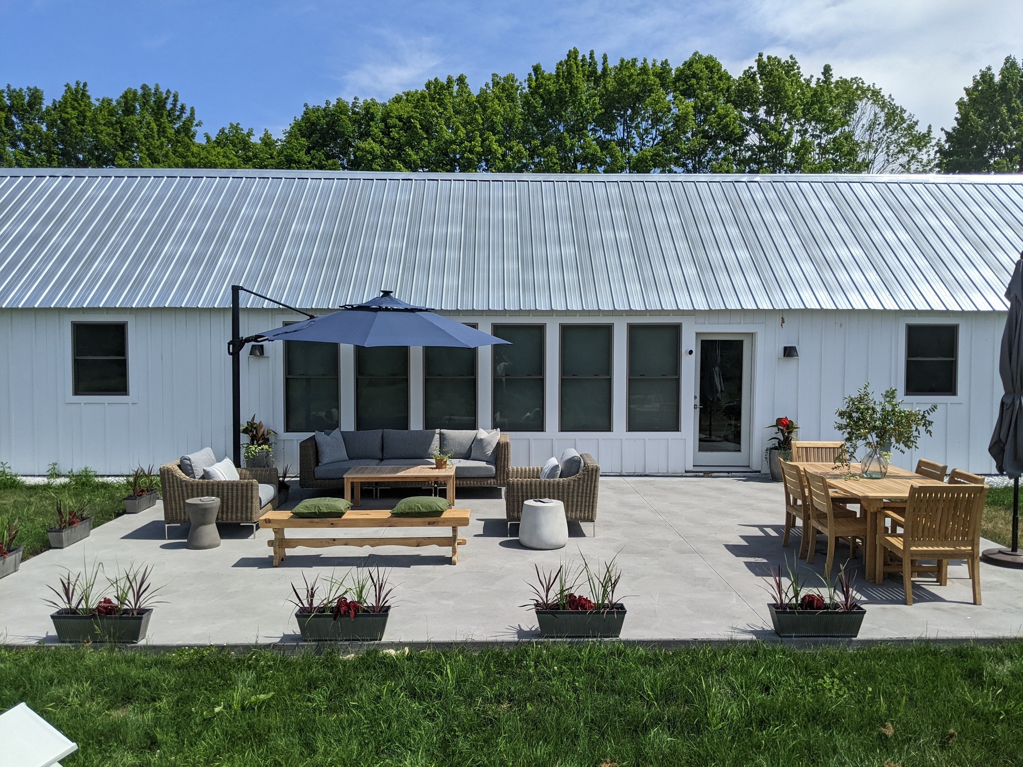 Two Soccer Fans’ Gorgeous Patio Overlooking a Pond - Photo 6
