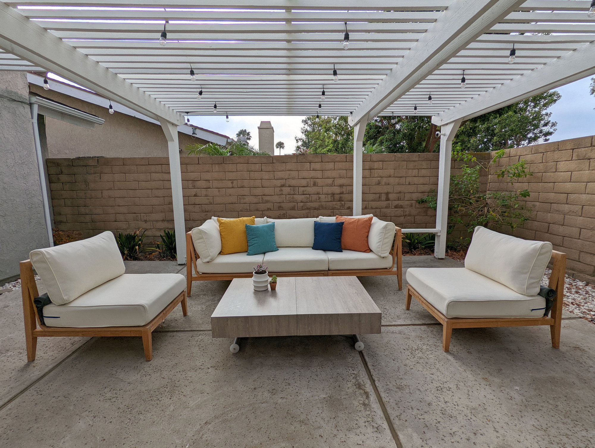 A First-Time Homeowner’s Comfy, Spacious Backyard in Santa Ana - Photo 3