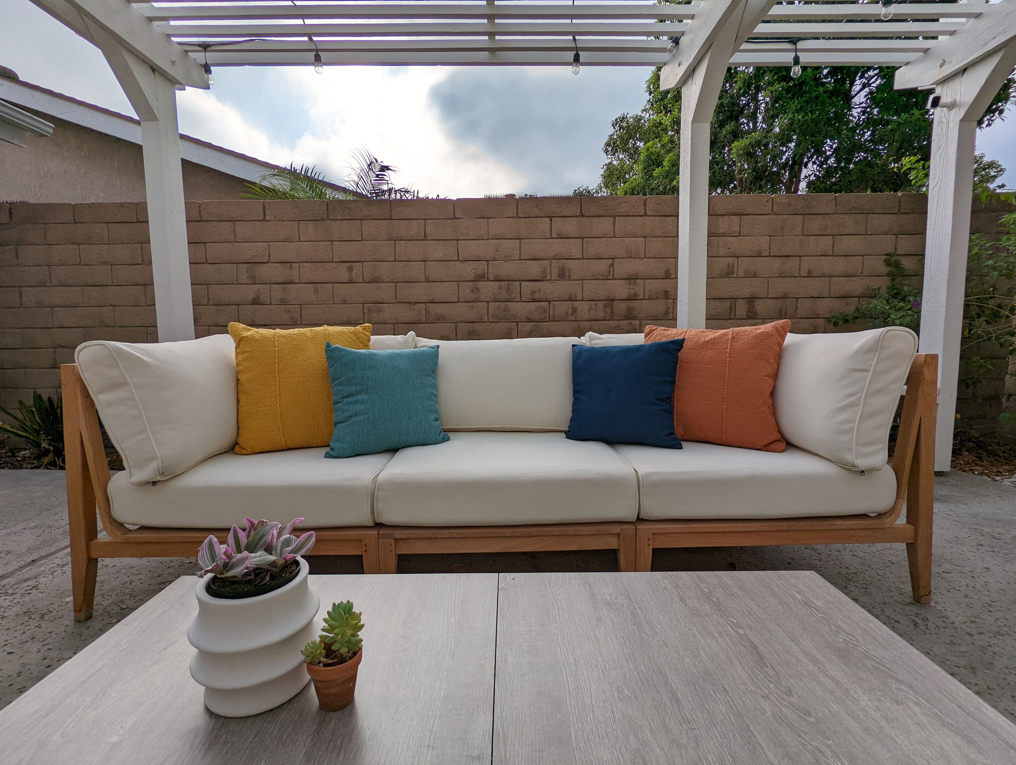 A First-Time Homeowner’s Comfy, Spacious Backyard in Santa Ana - Photo 4