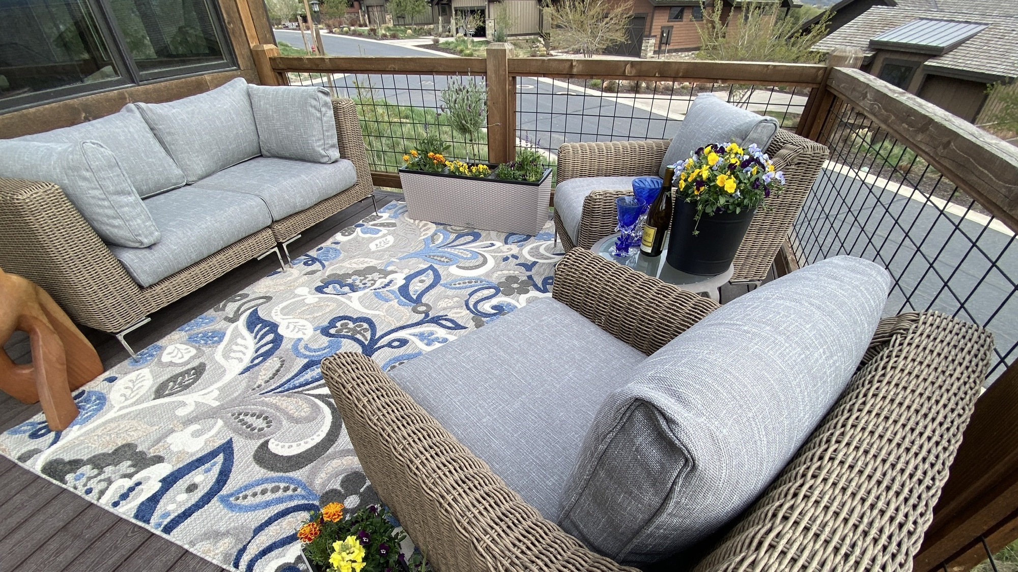 Take In Mountain Views on This Upper Deck in Utah - Photo 2