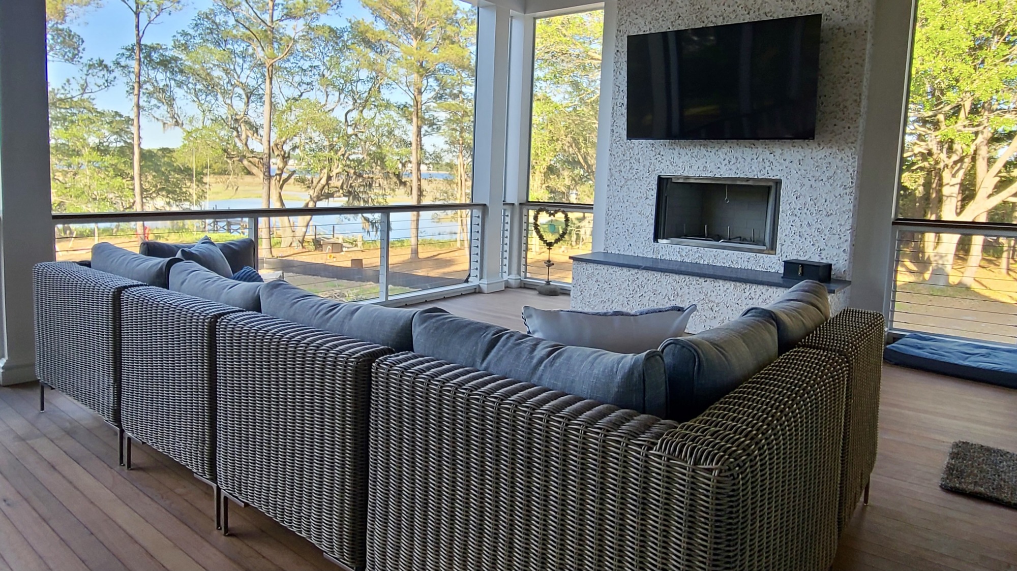 An ER Physician’s Indoor-Outdoor Backyard on Johns Island - Photo 3