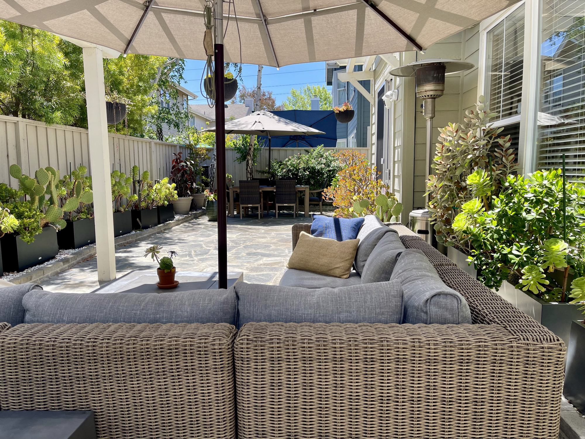 The Perfect Outdoor Dining Room in Redwood City - Photo 2