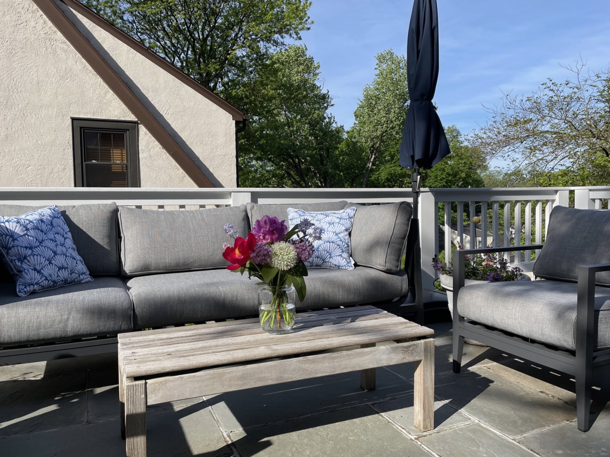 A Charming Garden and Patio in White Plains - Photo 3