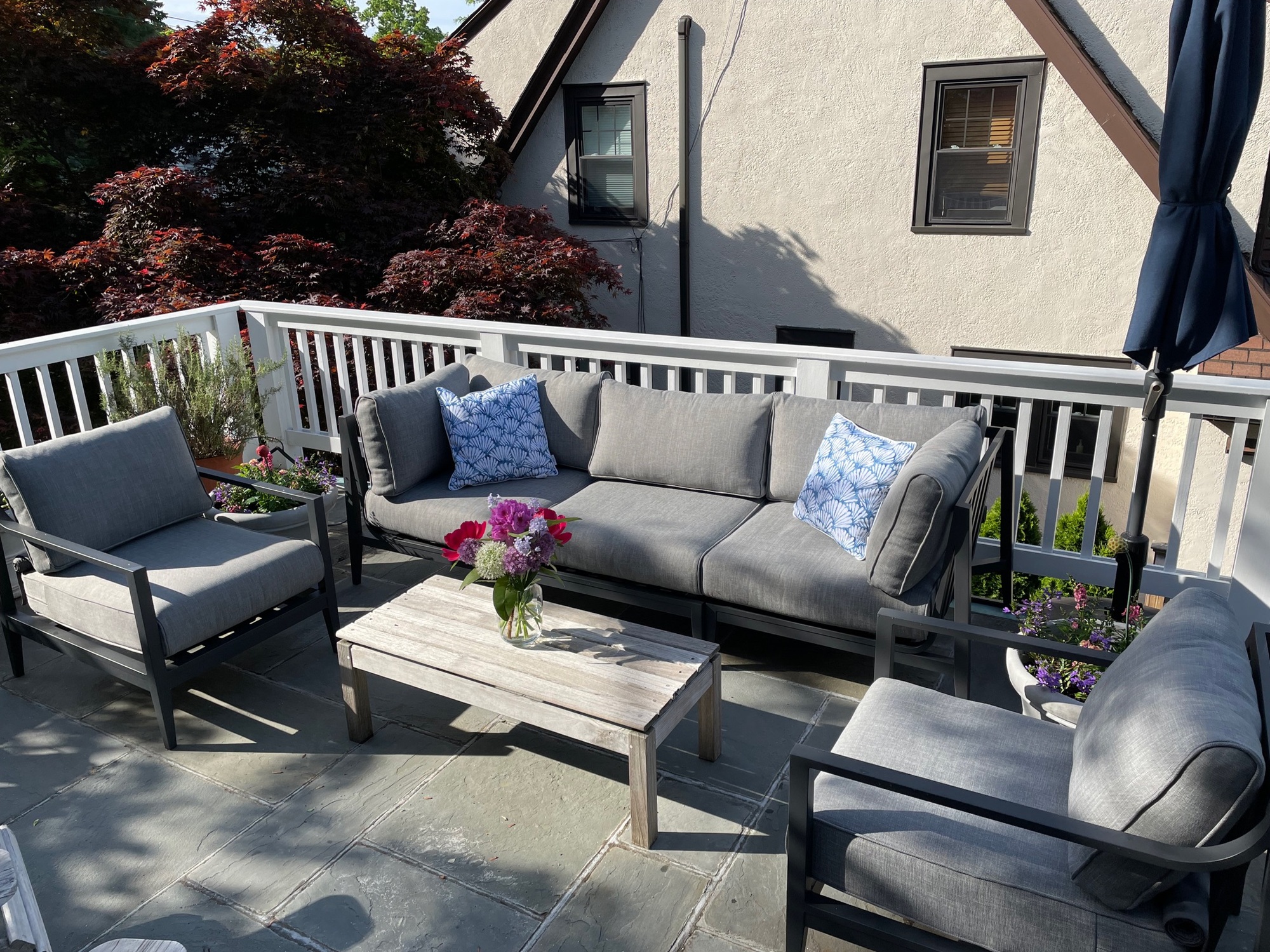 A Charming Garden and Patio in White Plains - Photo 4