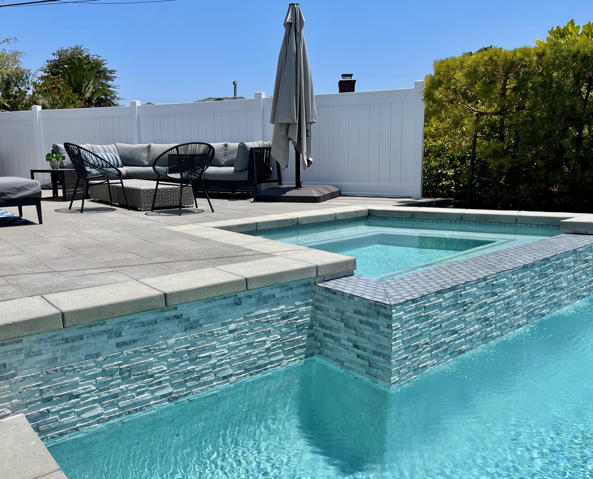 An Active, Social Family’s Elevated Deck in Redondo Beach - Photo 1