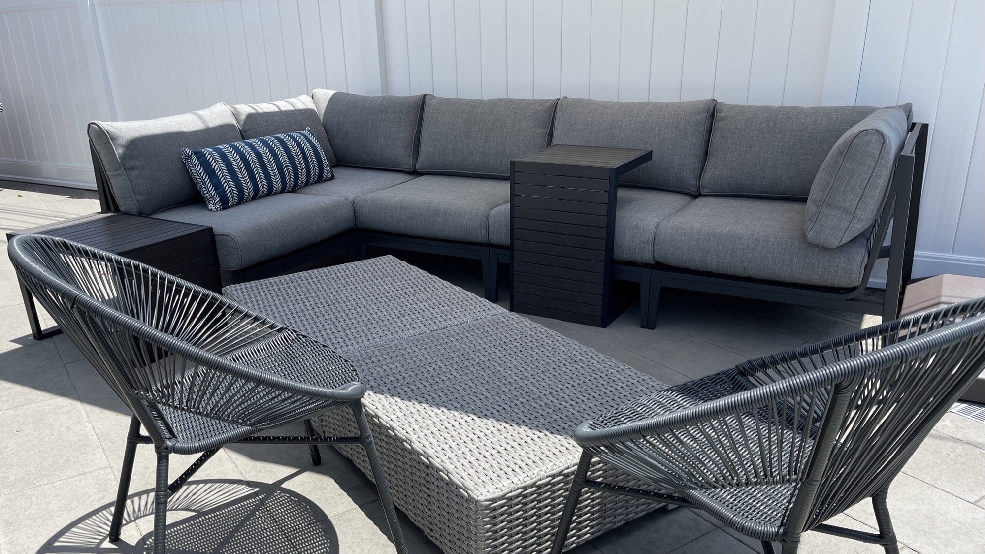 An Active, Social Family’s Elevated Deck in Redondo Beach - Photo 2