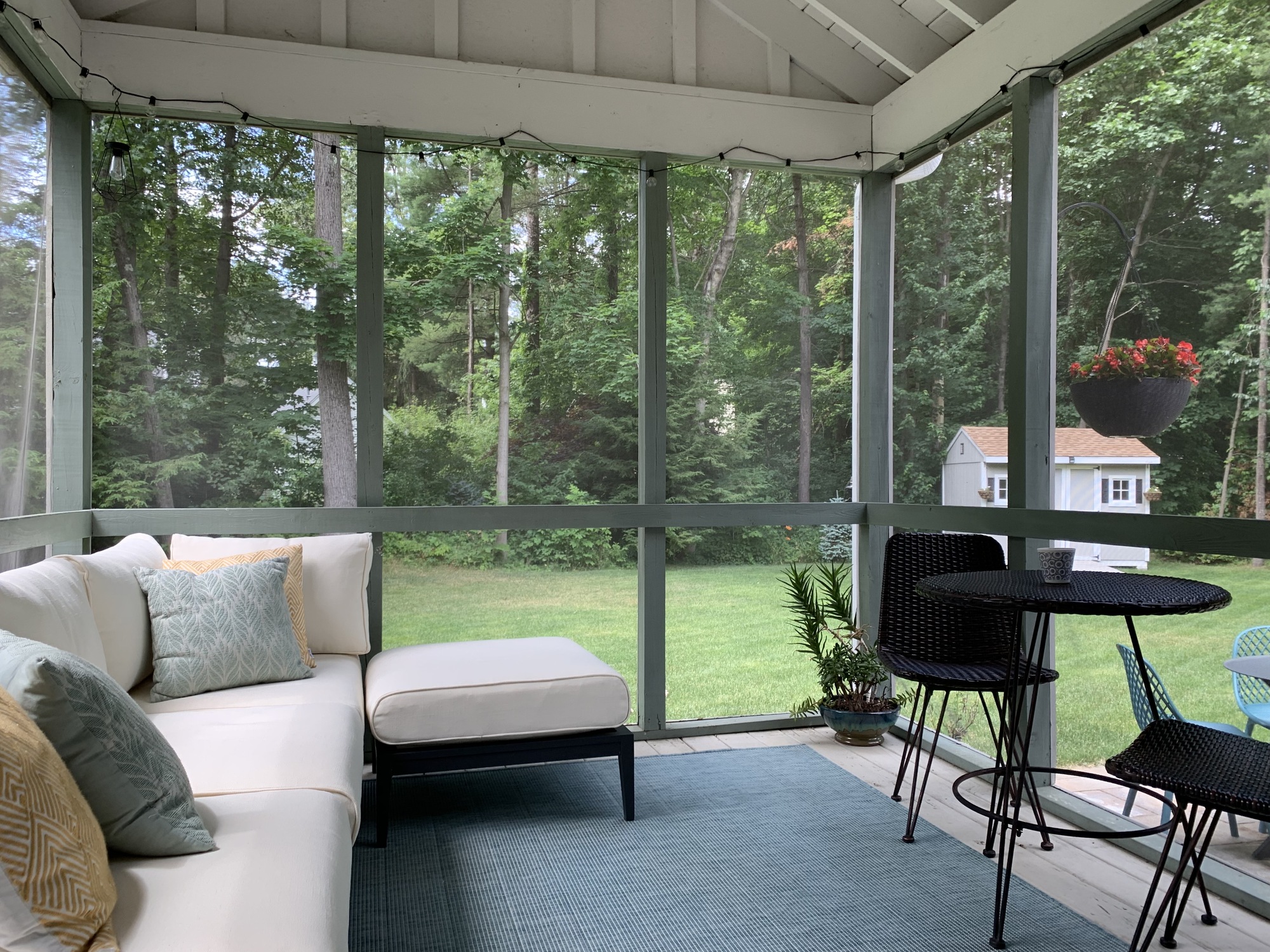 A Screened-In Porch Surrounded by Nature in Saratoga Springs - Photo 2