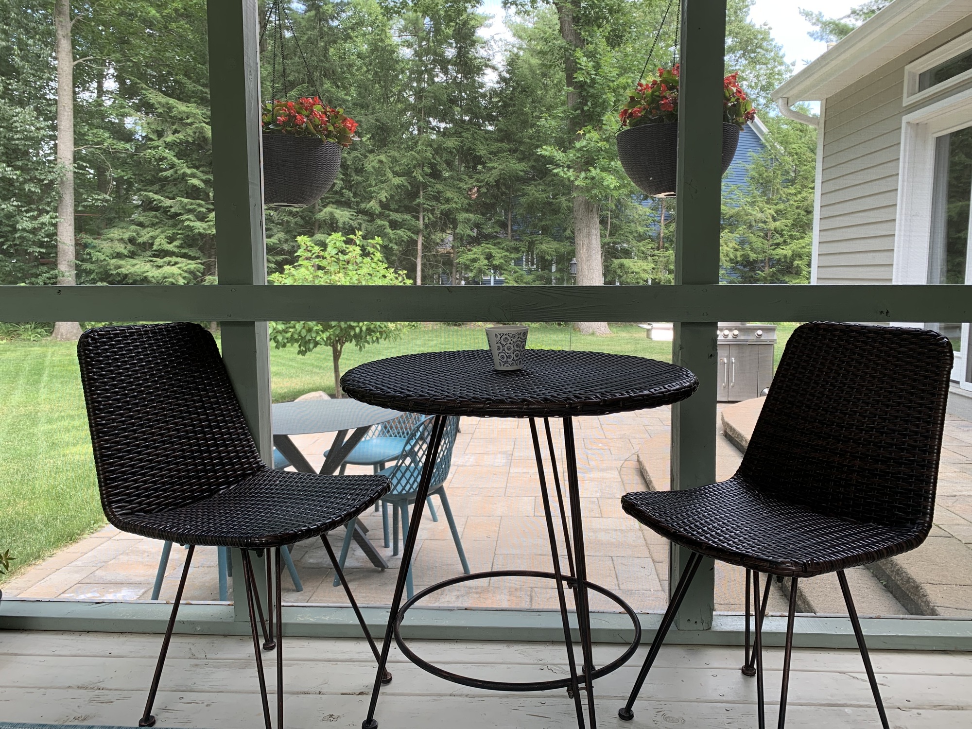 A Screened-In Porch Surrounded by Nature in Saratoga Springs - Photo 3