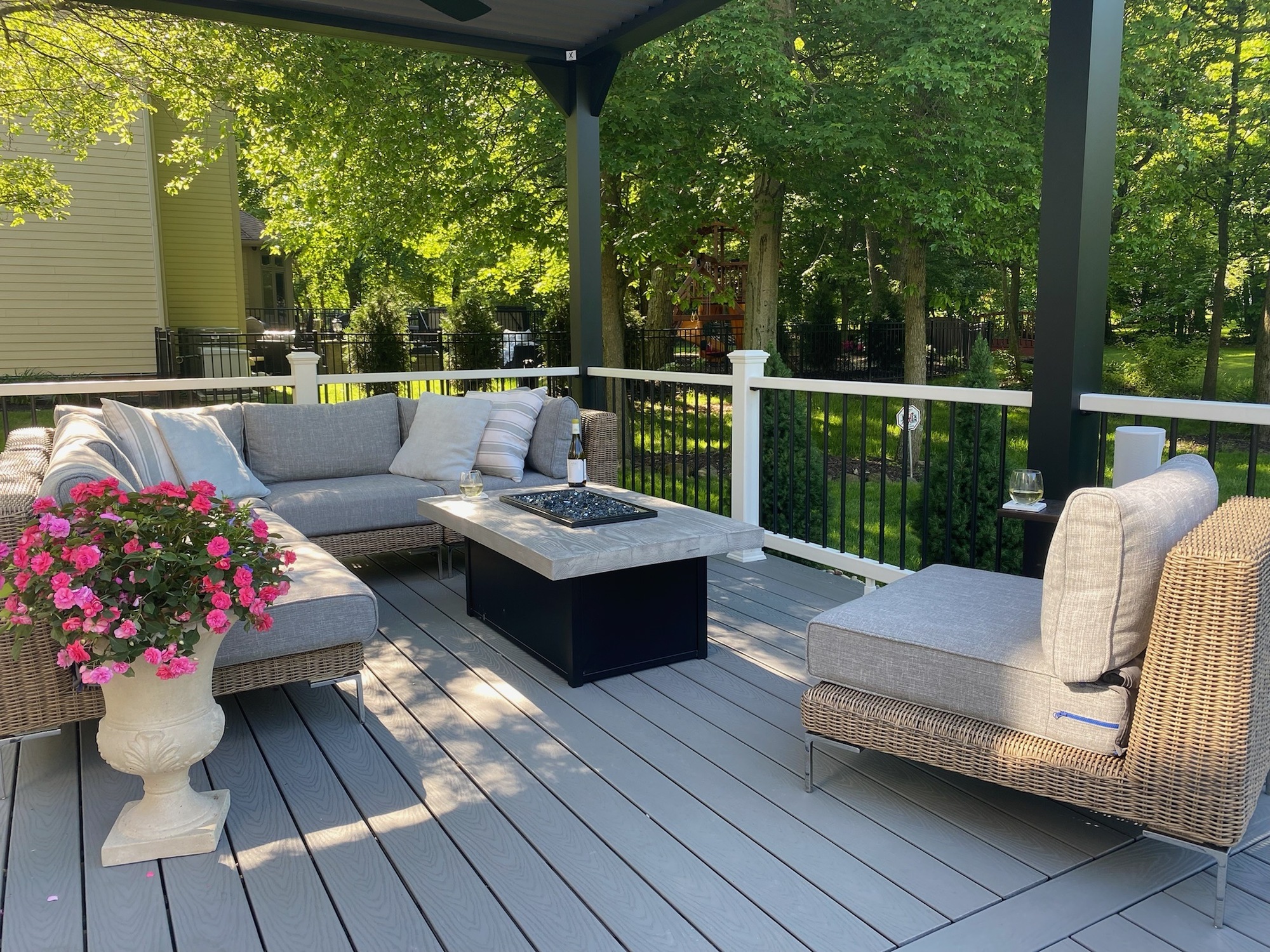 A Deck for Dining, Working, and Playing - Photo 2