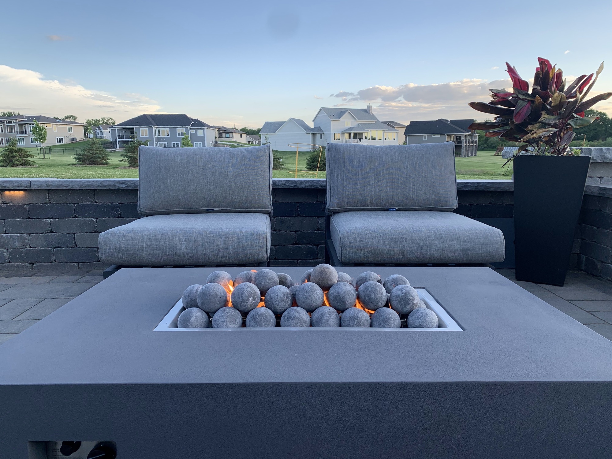 A Spacious Backyard With a Pond in Central Iowa - Photo 2