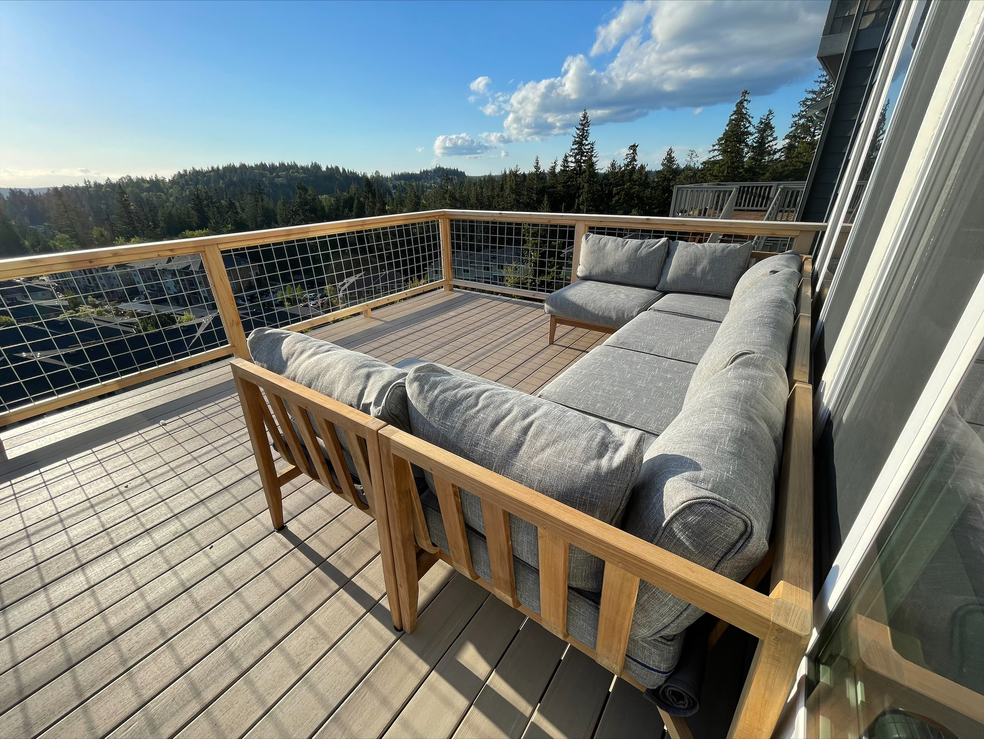 Giant Deck with Mountain Views in Issaquah, WA - Photo 1