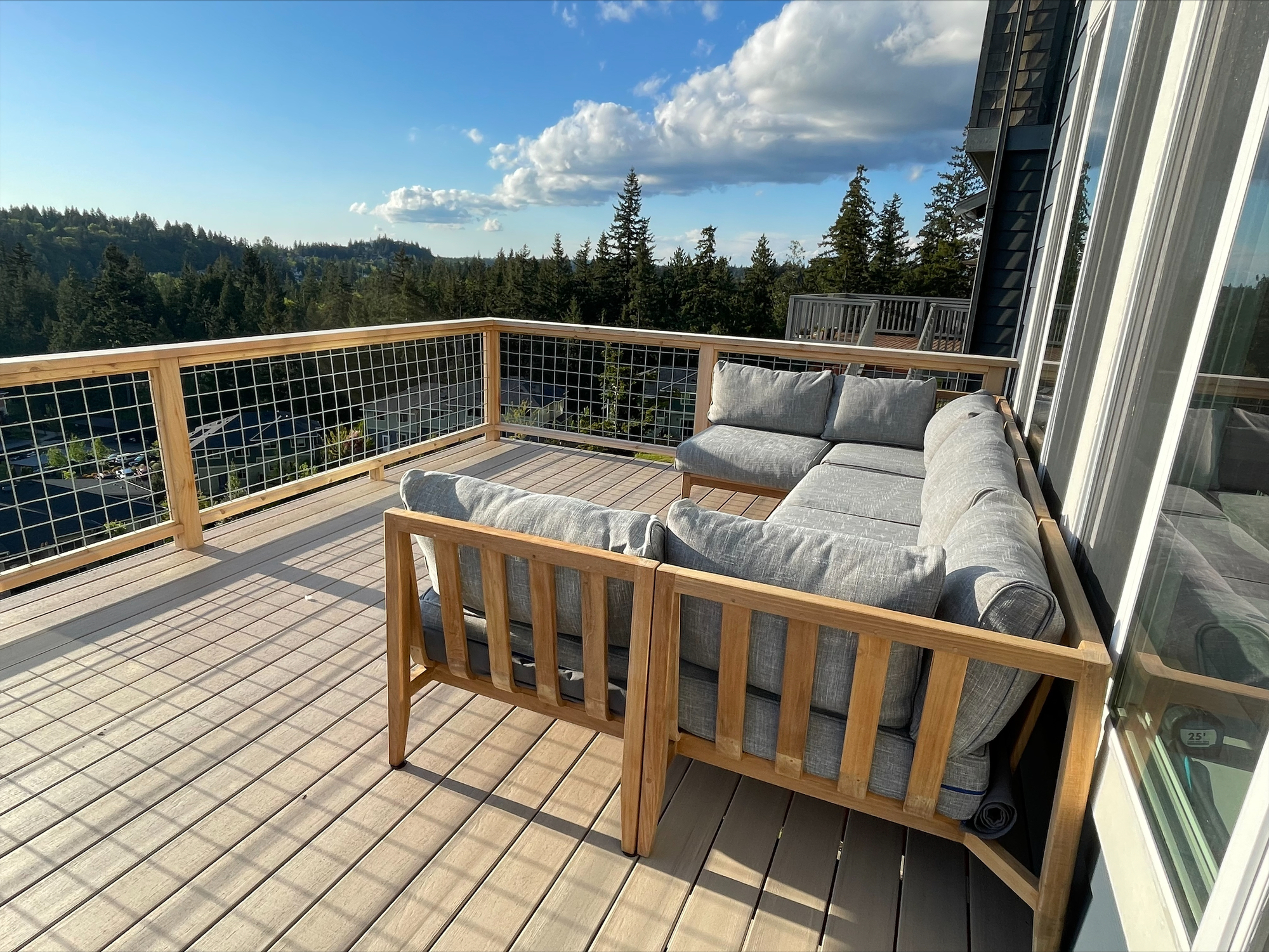 Giant Deck with Mountain Views in Issaquah, WA - Photo 4