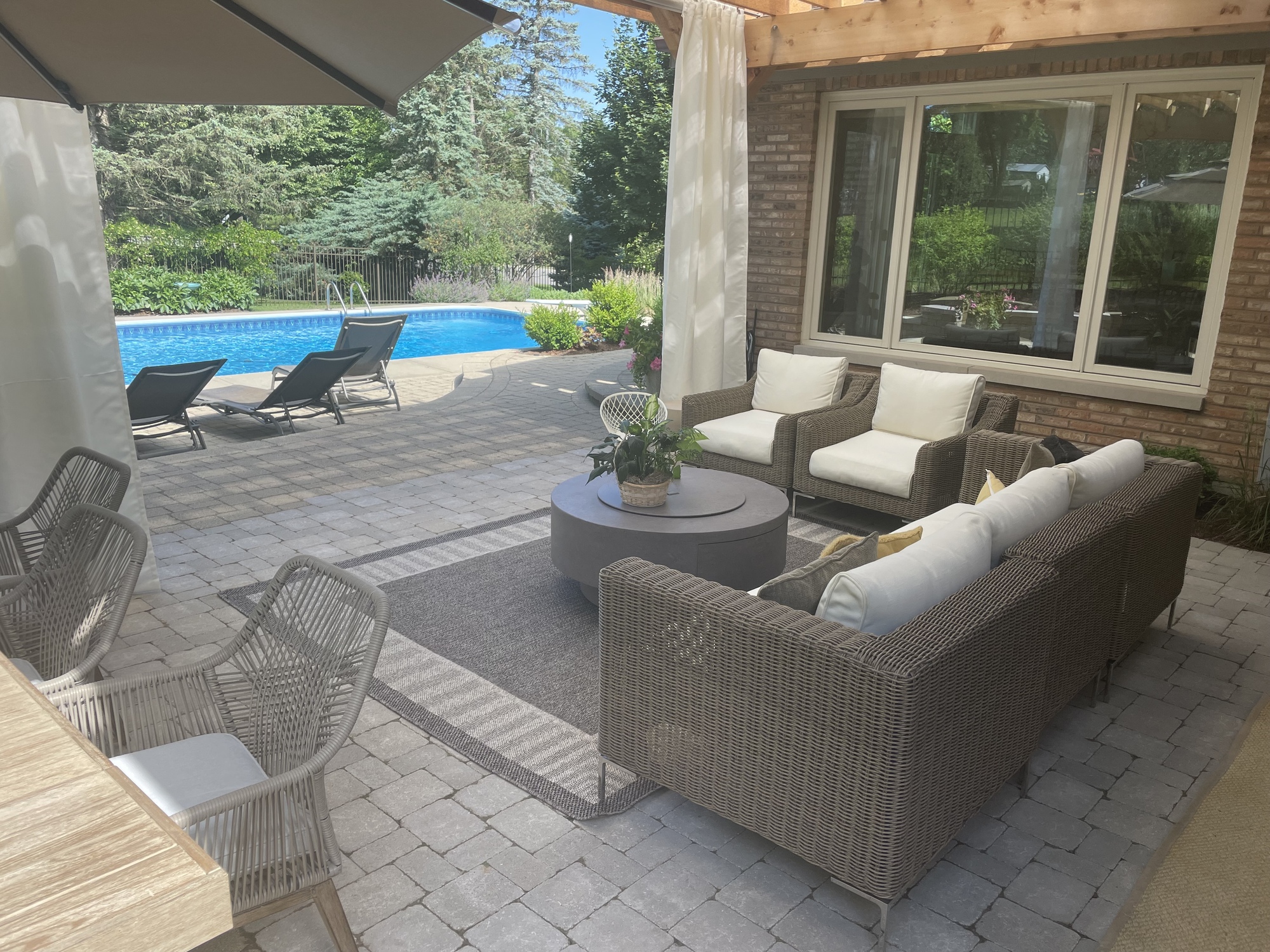 A Summer Family Room in Homer Glen, IL - Photo 2