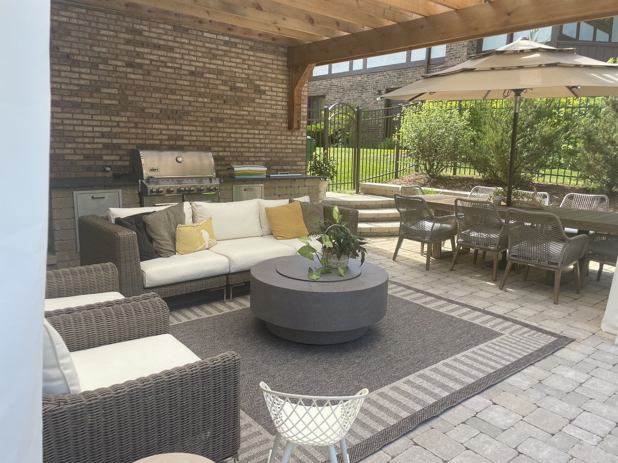 A Summer Family Room in Homer Glen, IL - Photo 3