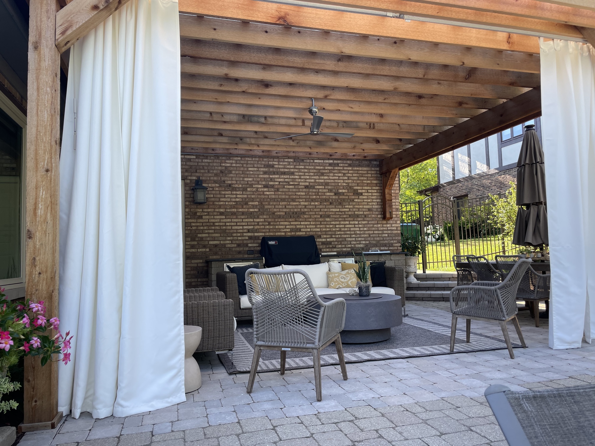 A Summer Family Room in Homer Glen, IL - Photo 9