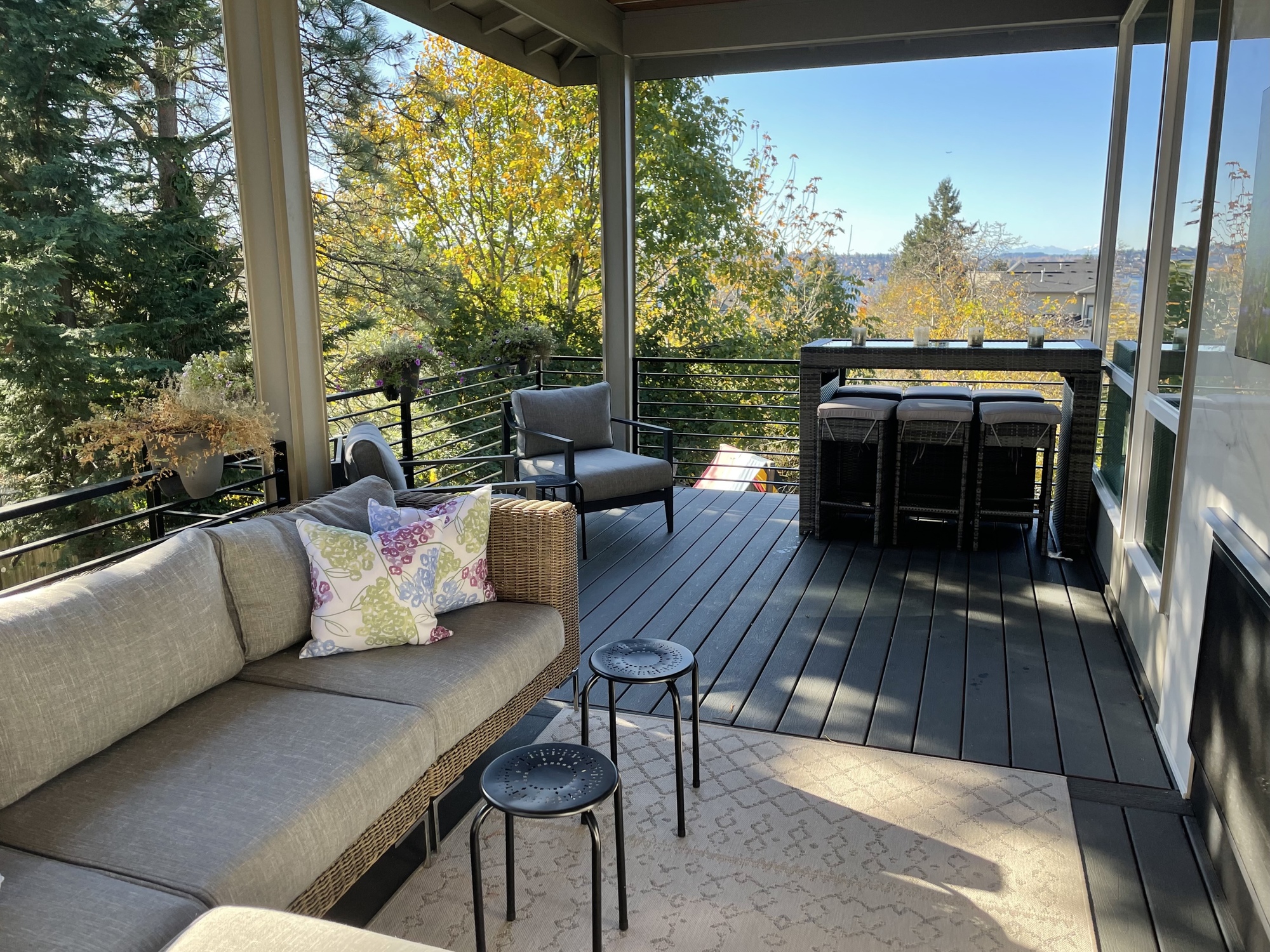 Relaxing Roof Deck With Views of Lake Washington - Photo 1